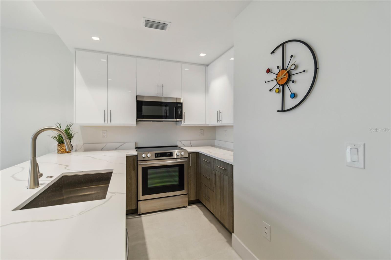 1558 4TH ST #402, SARASOTA, FL, 34236
