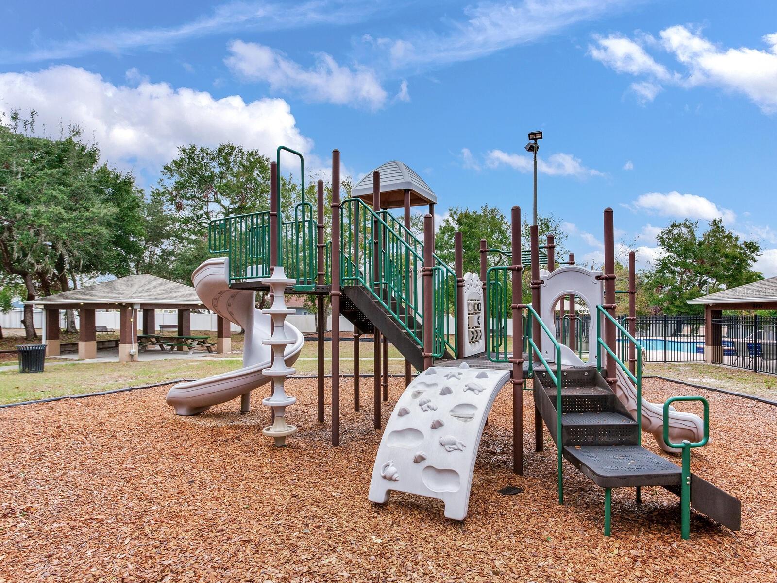 9516 CYPRESS HARBOR DR, GIBSONTON, FL, 33534