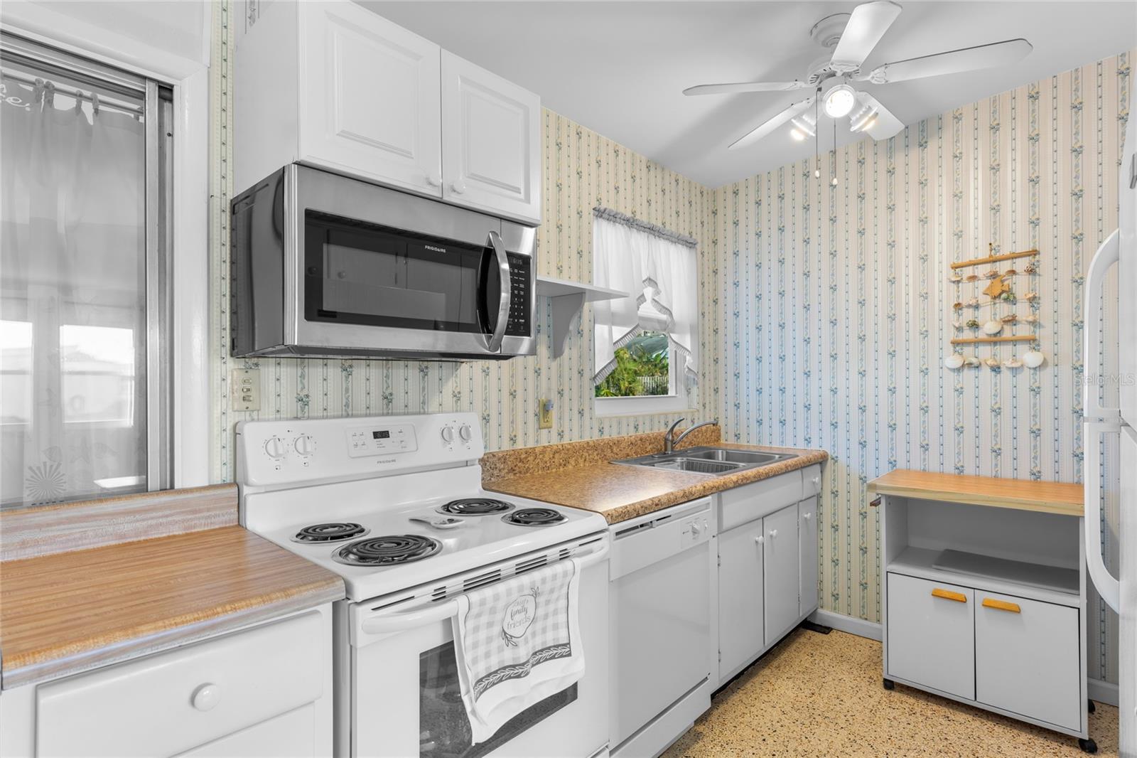 3255 LA PALOMA AVE, DAYTONA BEACH, FL, 32118