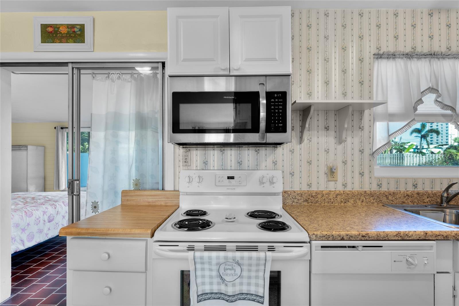 3255 LA PALOMA AVE, DAYTONA BEACH, FL, 32118