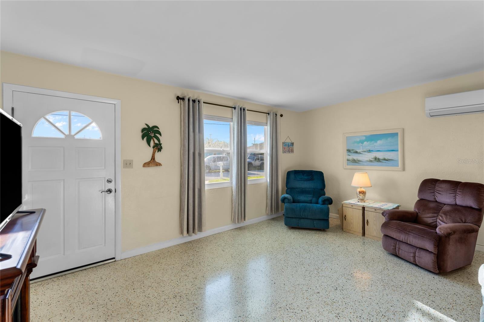 3255 LA PALOMA AVE, DAYTONA BEACH, FL, 32118