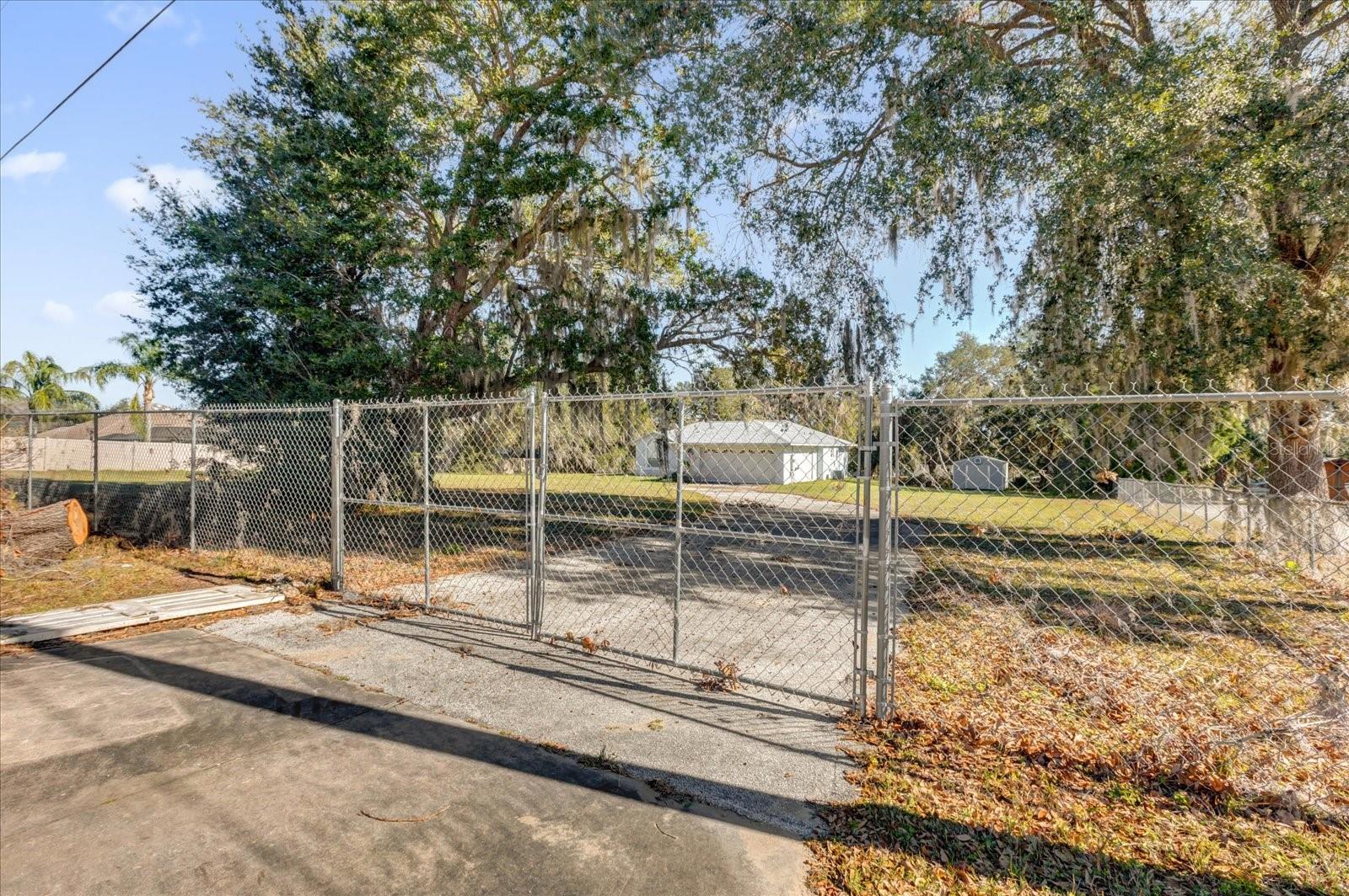 38100 RICKER DR, LADY LAKE, FL, 32159