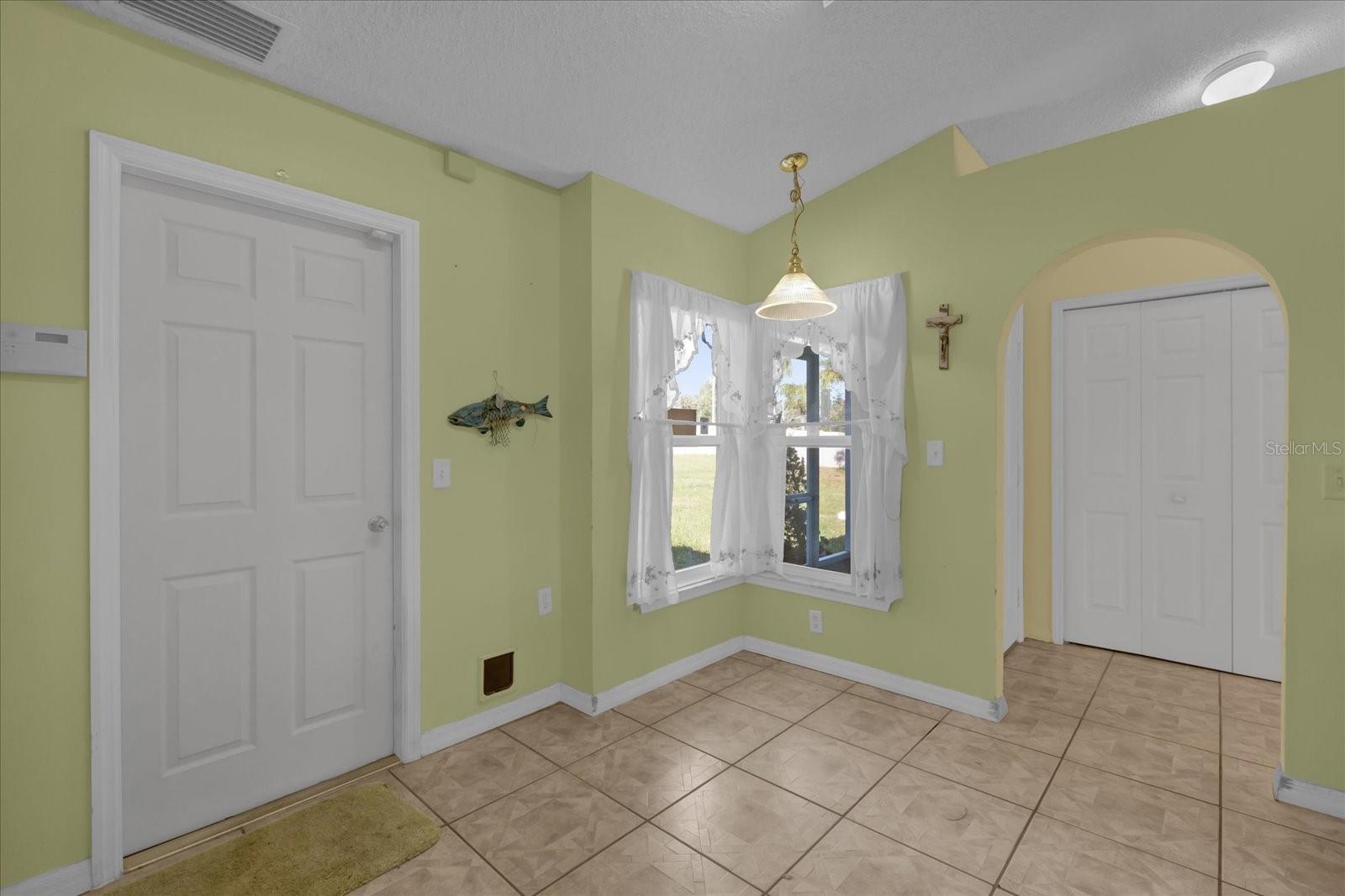 38100 RICKER DR, LADY LAKE, FL, 32159