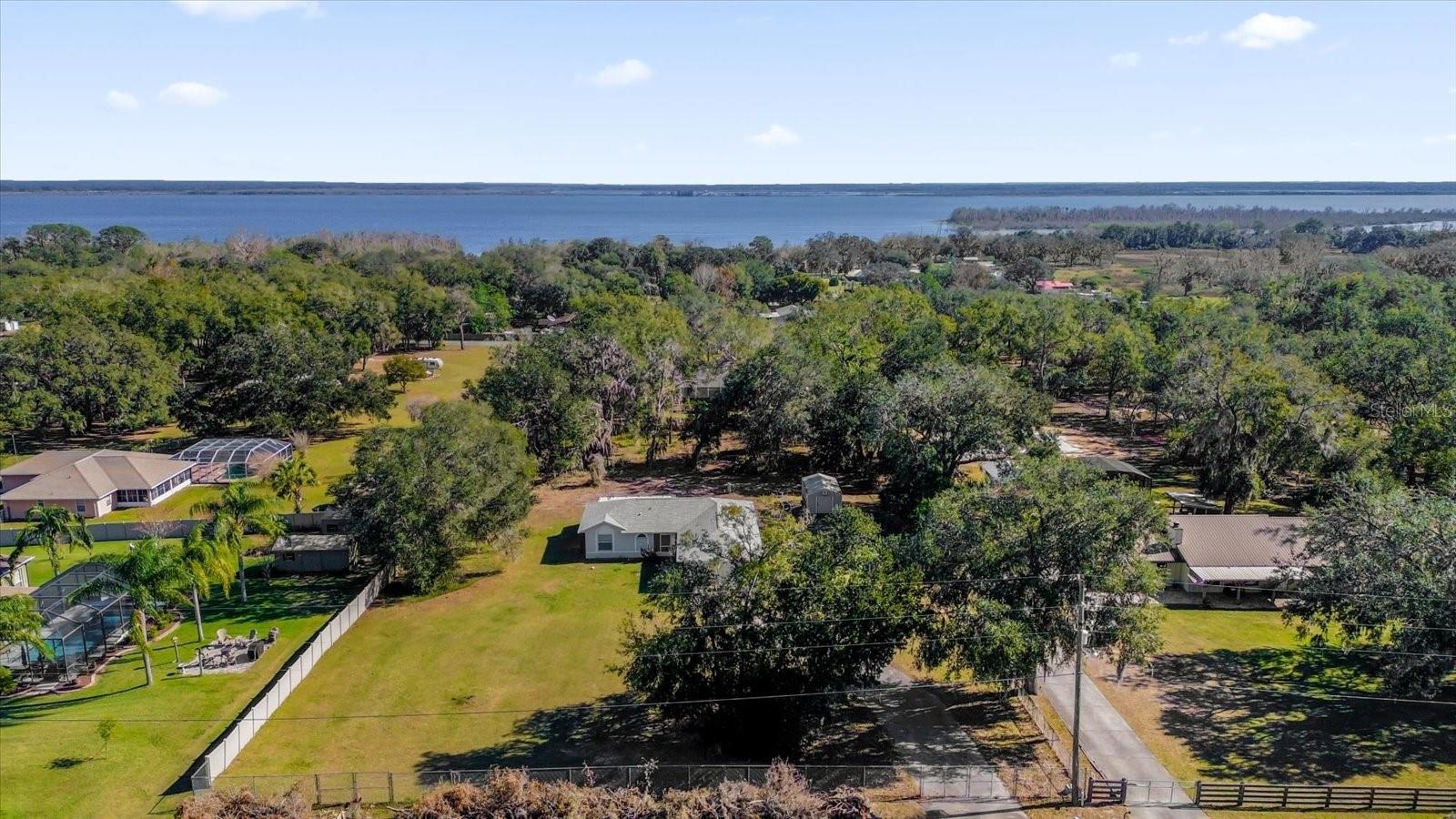 38100 RICKER DR, LADY LAKE, FL, 32159