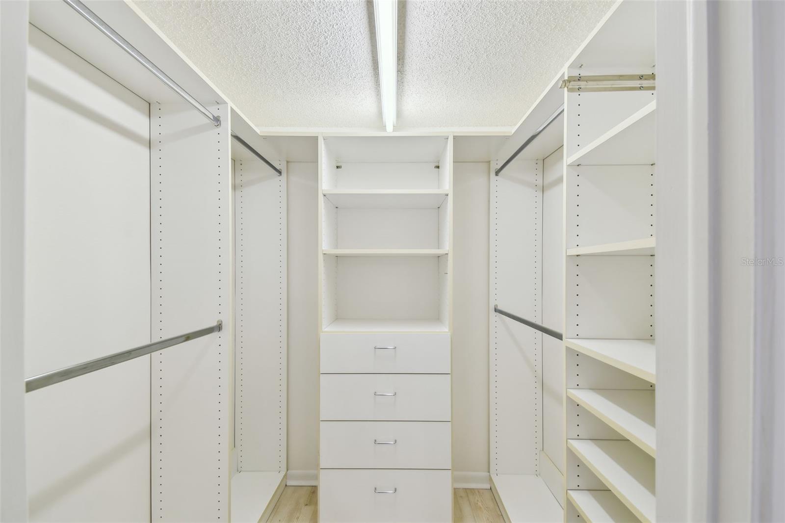 13602 S VILLAGE DR #1112, TAMPA, FL, 33618