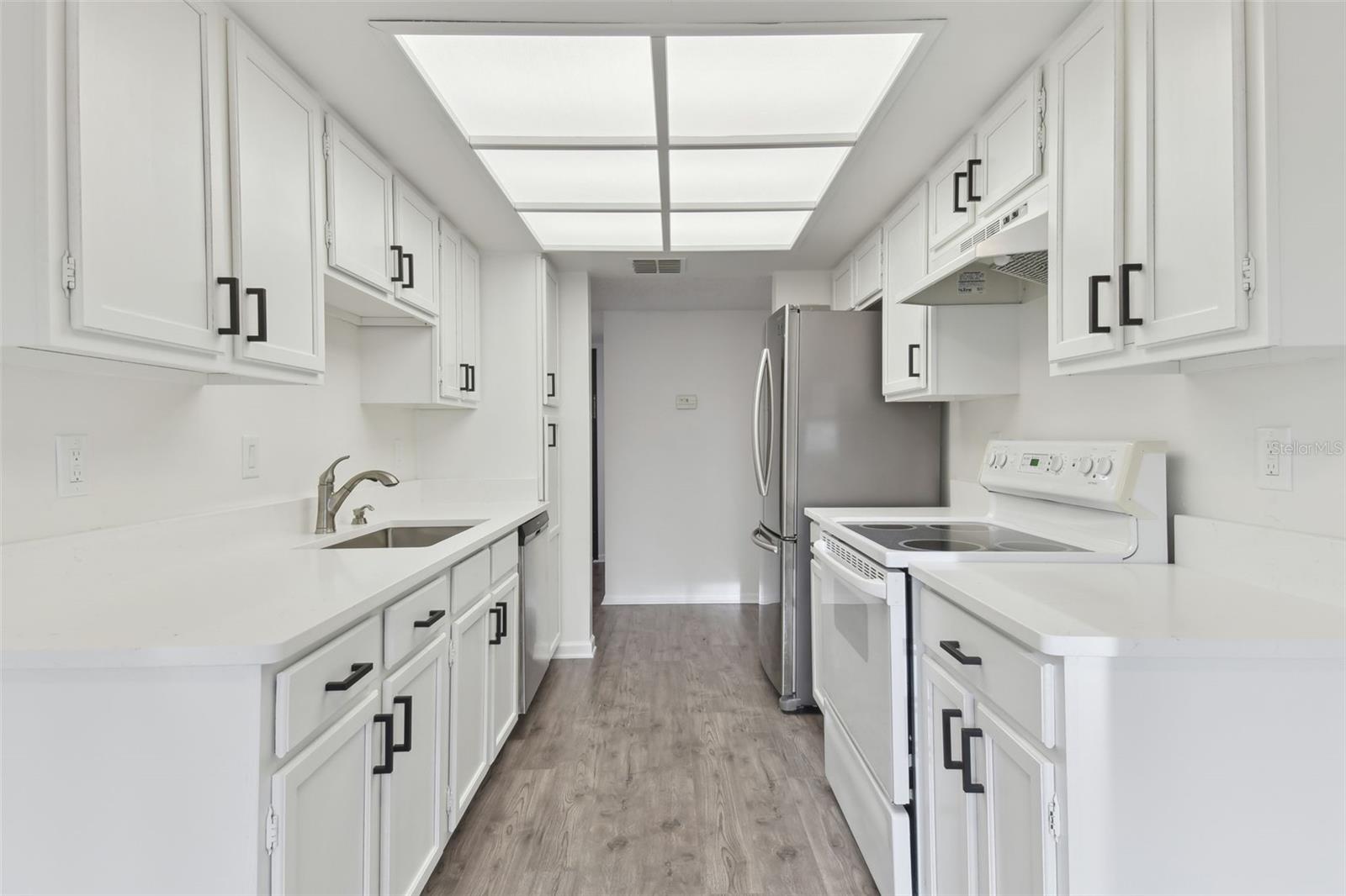 13602 S VILLAGE DR #1112, TAMPA, FL, 33618