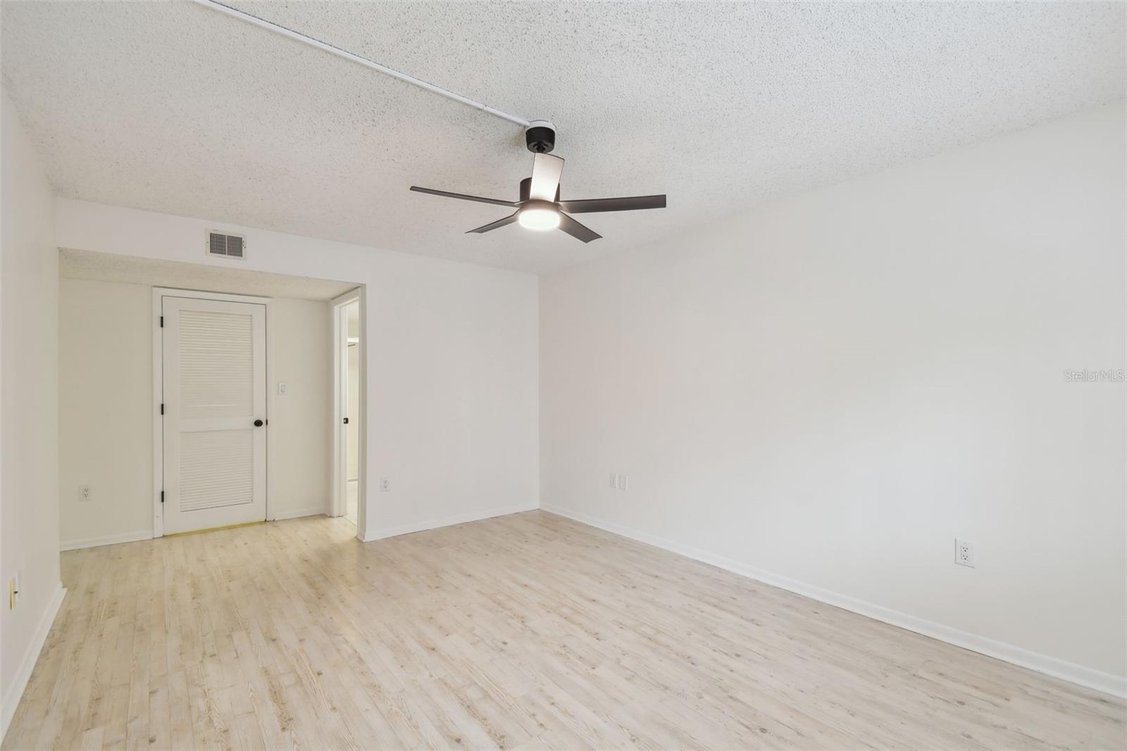 13602 S VILLAGE DR #1112, TAMPA, FL, 33618