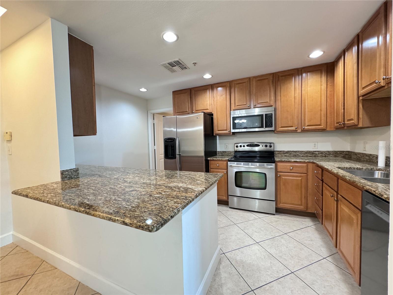 808 3RD AVE W #301, BRADENTON, FL, 34205