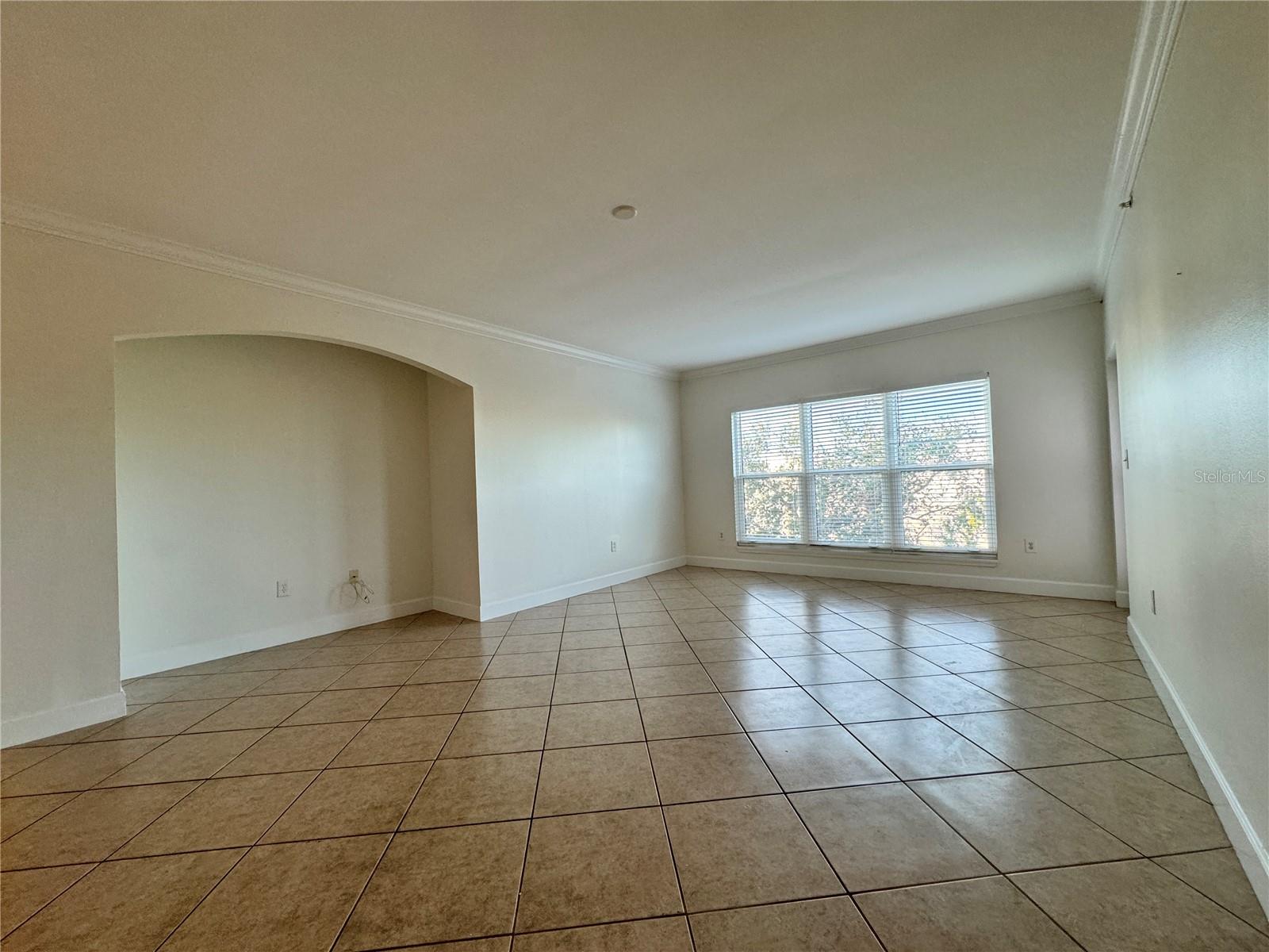 808 3RD AVE W #301, BRADENTON, FL, 34205