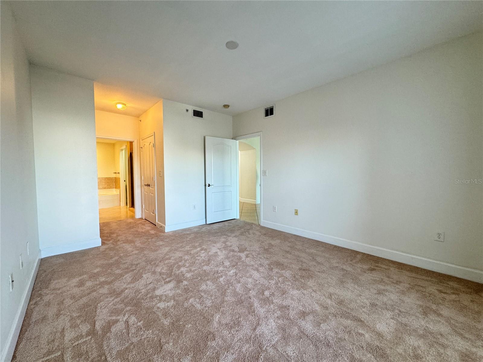 808 3RD AVE W #301, BRADENTON, FL, 34205