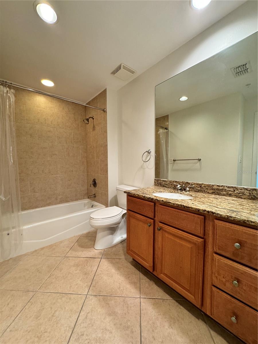 808 3RD AVE W #301, BRADENTON, FL, 34205
