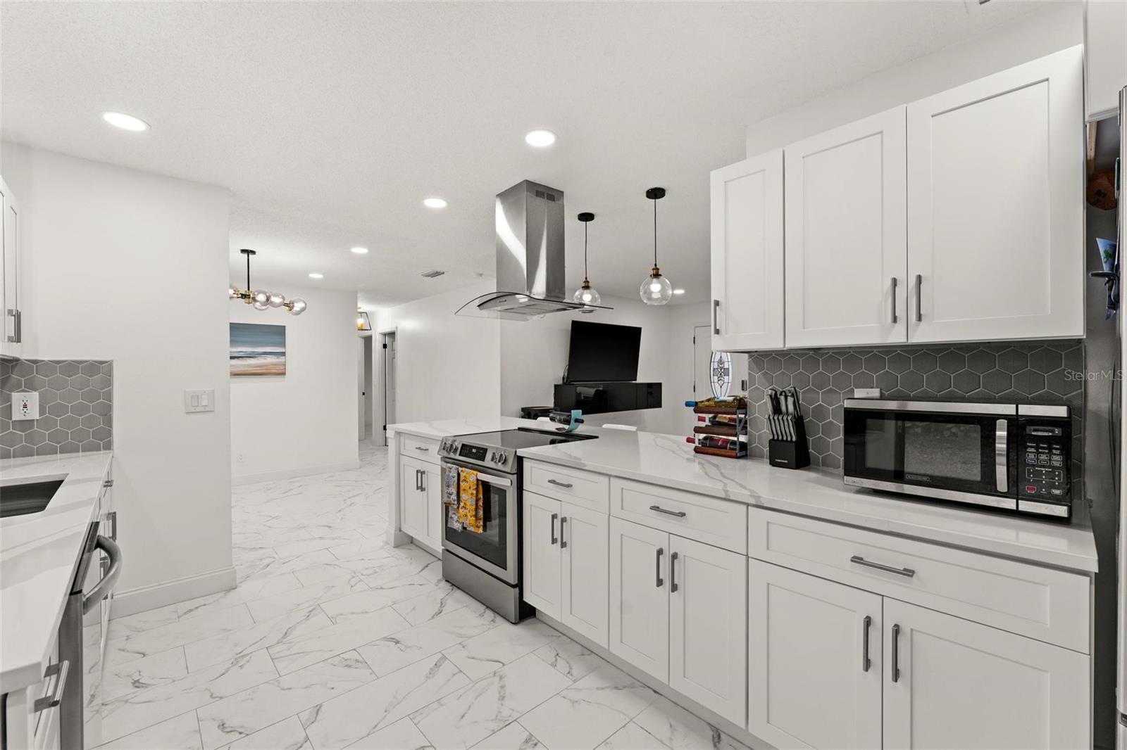 2039 JEFFERSON AVE, DELTONA, FL, 32738