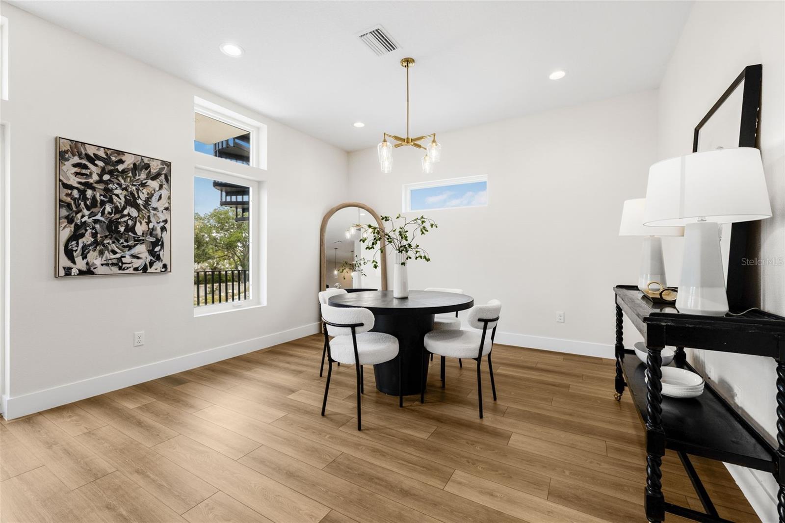 460 87TH AVENUE NORTH, ST PETERSBURG, FL, 33702