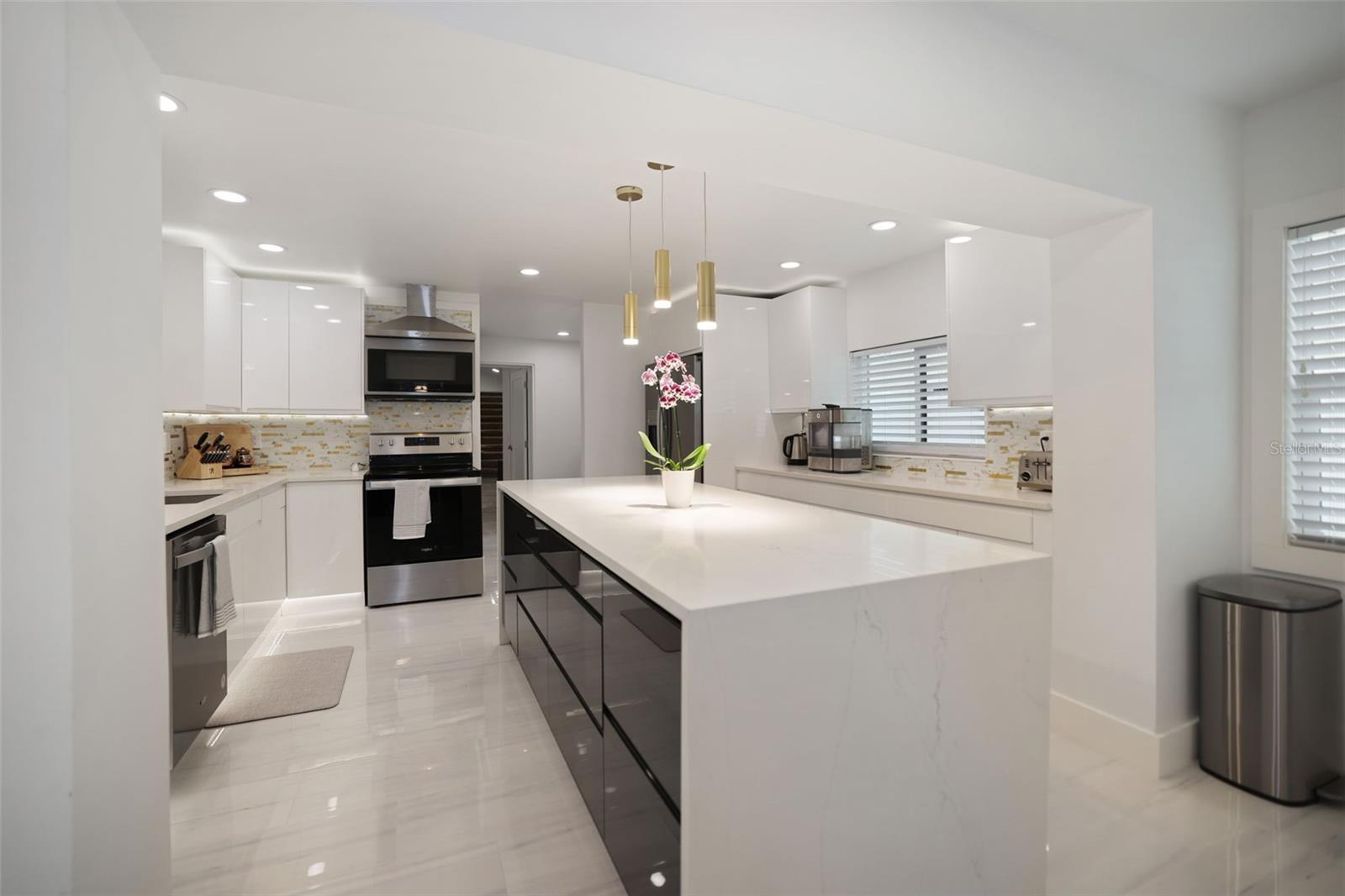 16015 REDINGTON DR, REDINGTON BEACH, FL, 33708