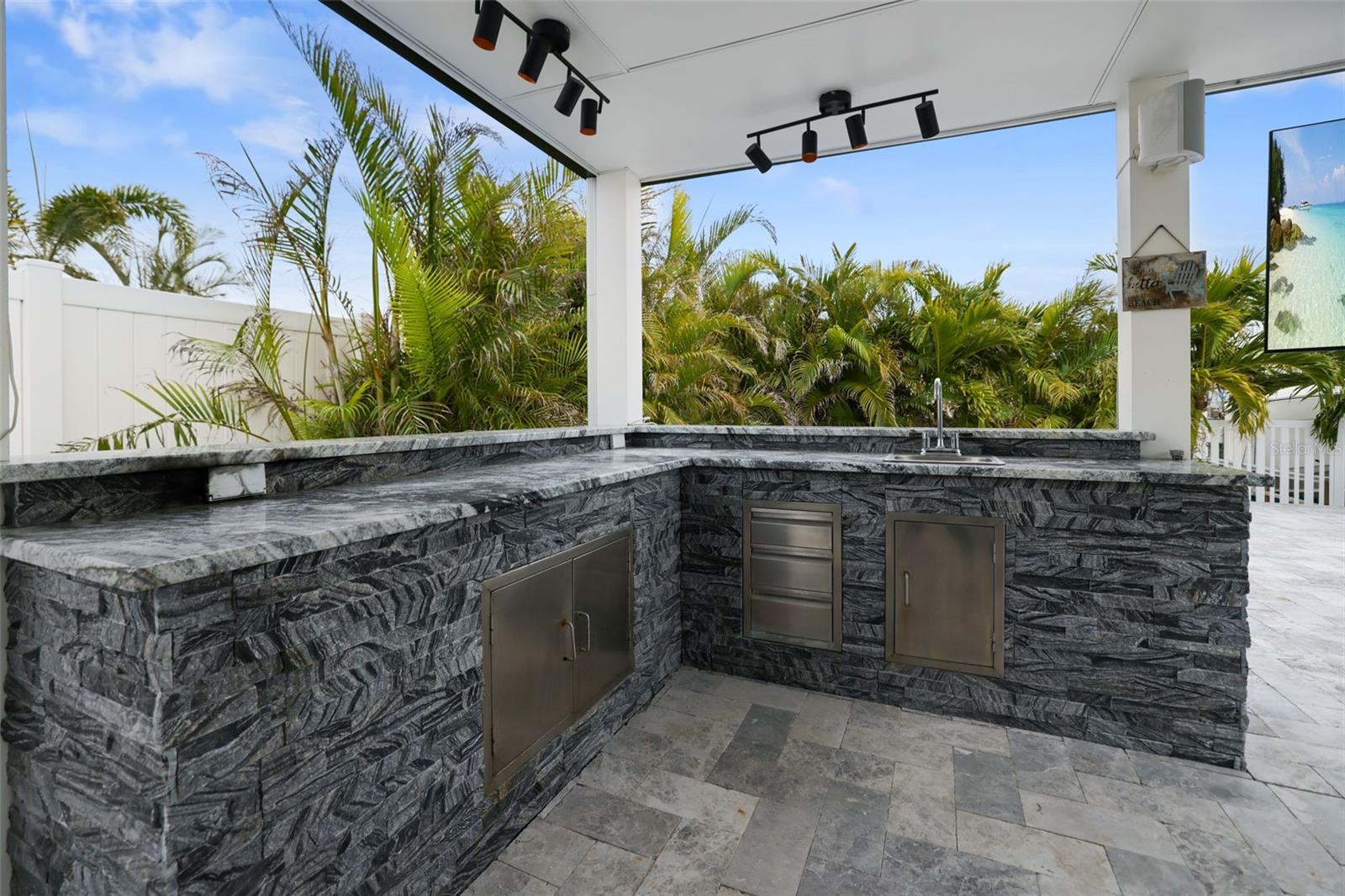 16015 REDINGTON DR, REDINGTON BEACH, FL, 33708