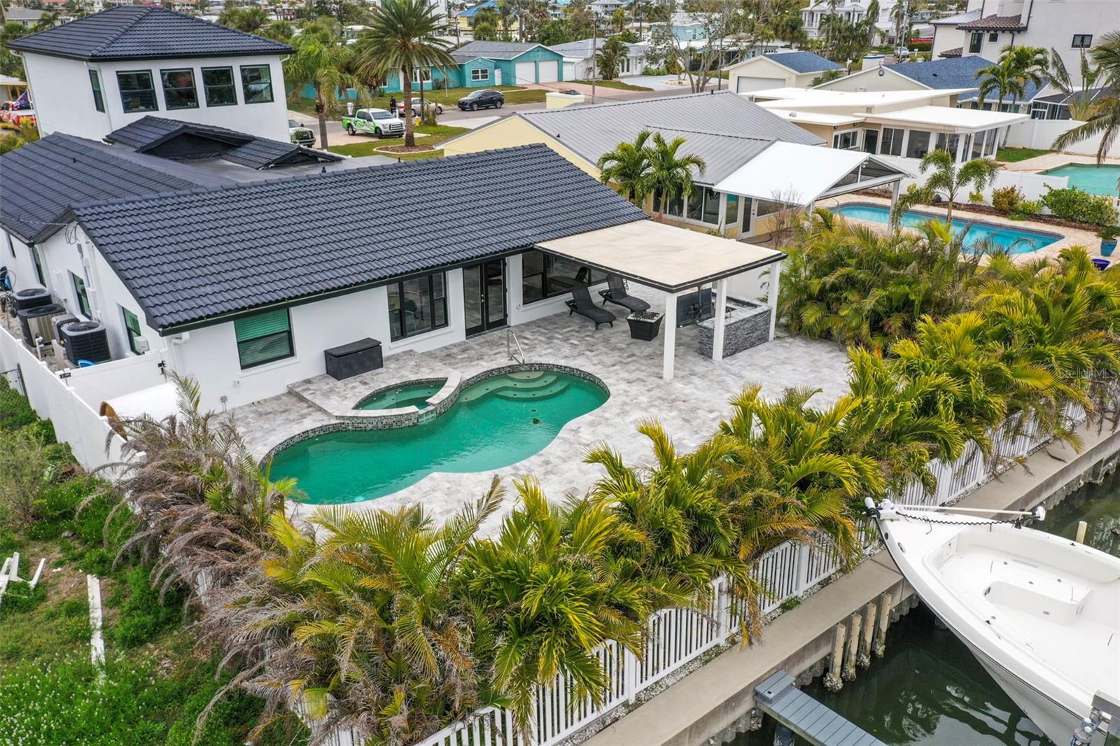 16015 REDINGTON DR, REDINGTON BEACH, FL, 33708