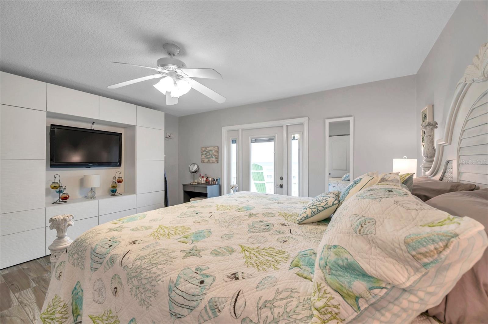 5258 BEACH DR SE, ST PETERSBURG, FL, 33705
