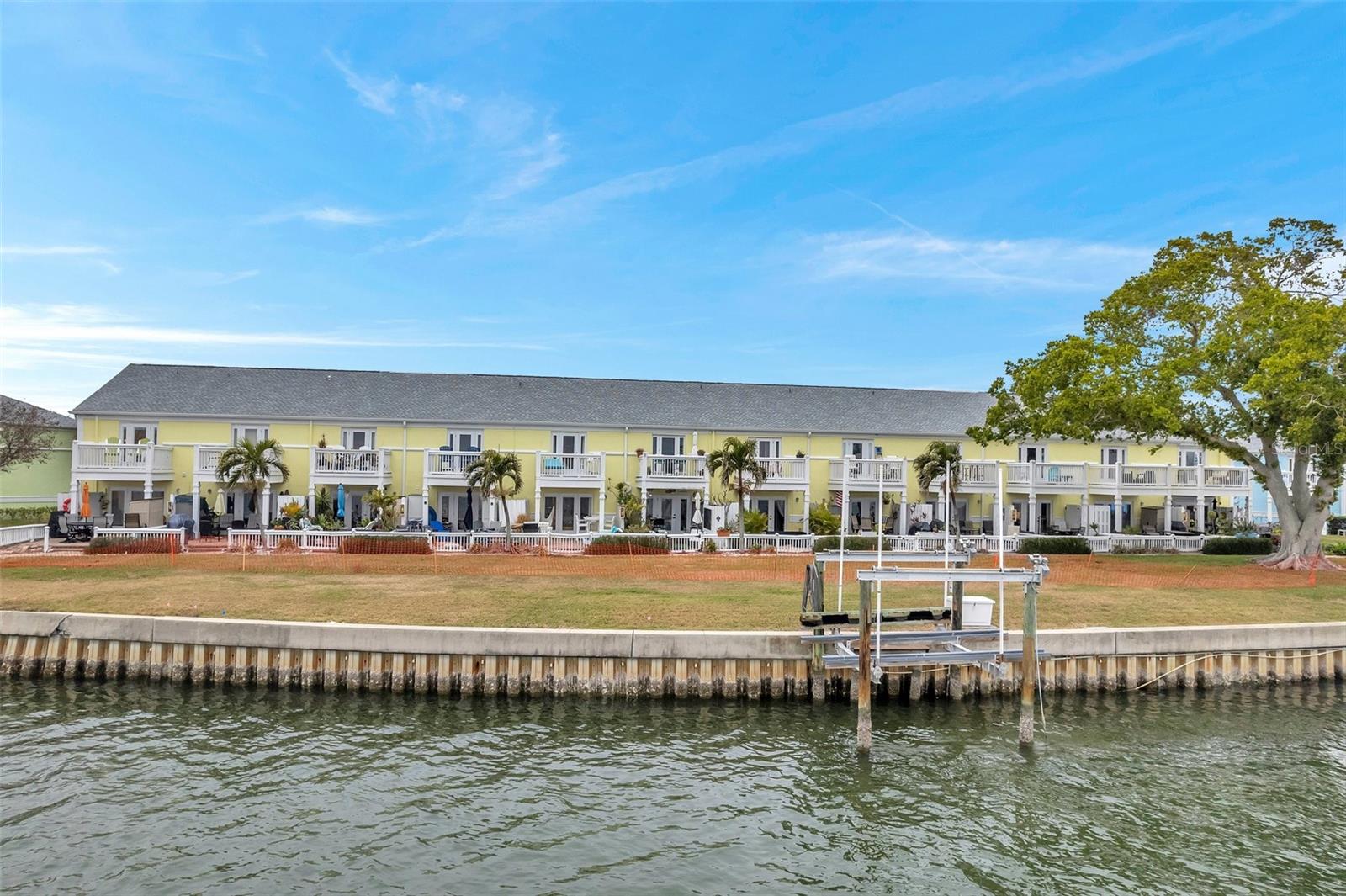 5258 BEACH DR SE, ST PETERSBURG, FL, 33705