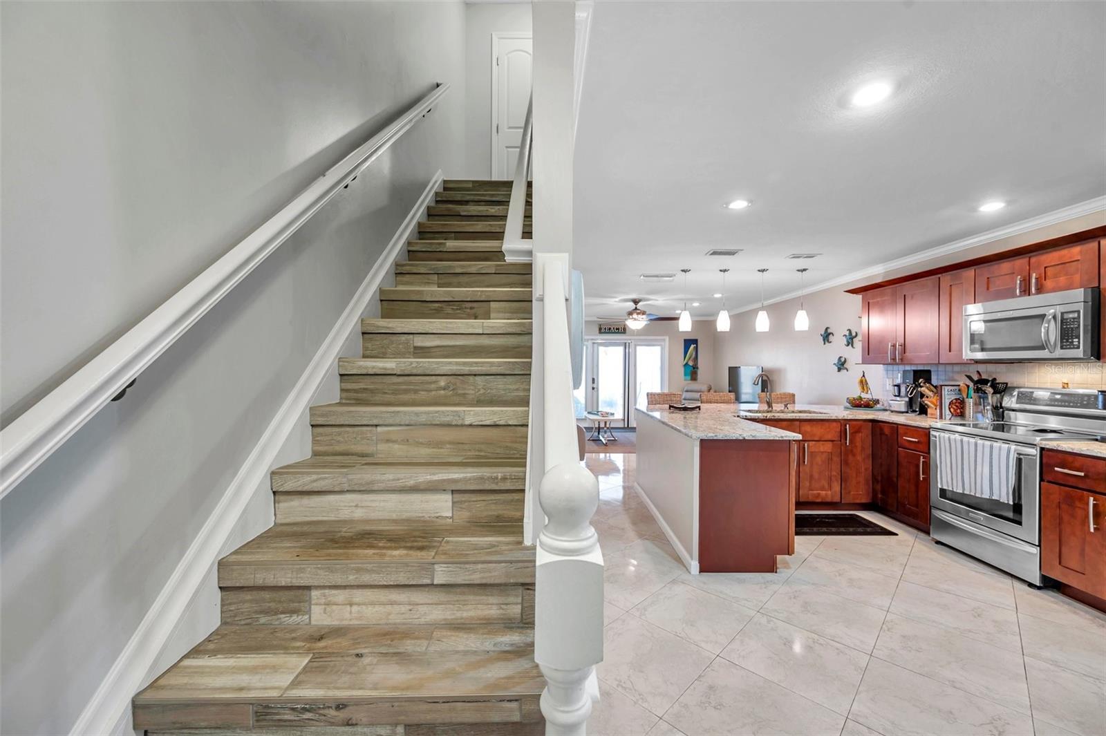 5258 BEACH DR SE, ST PETERSBURG, FL, 33705