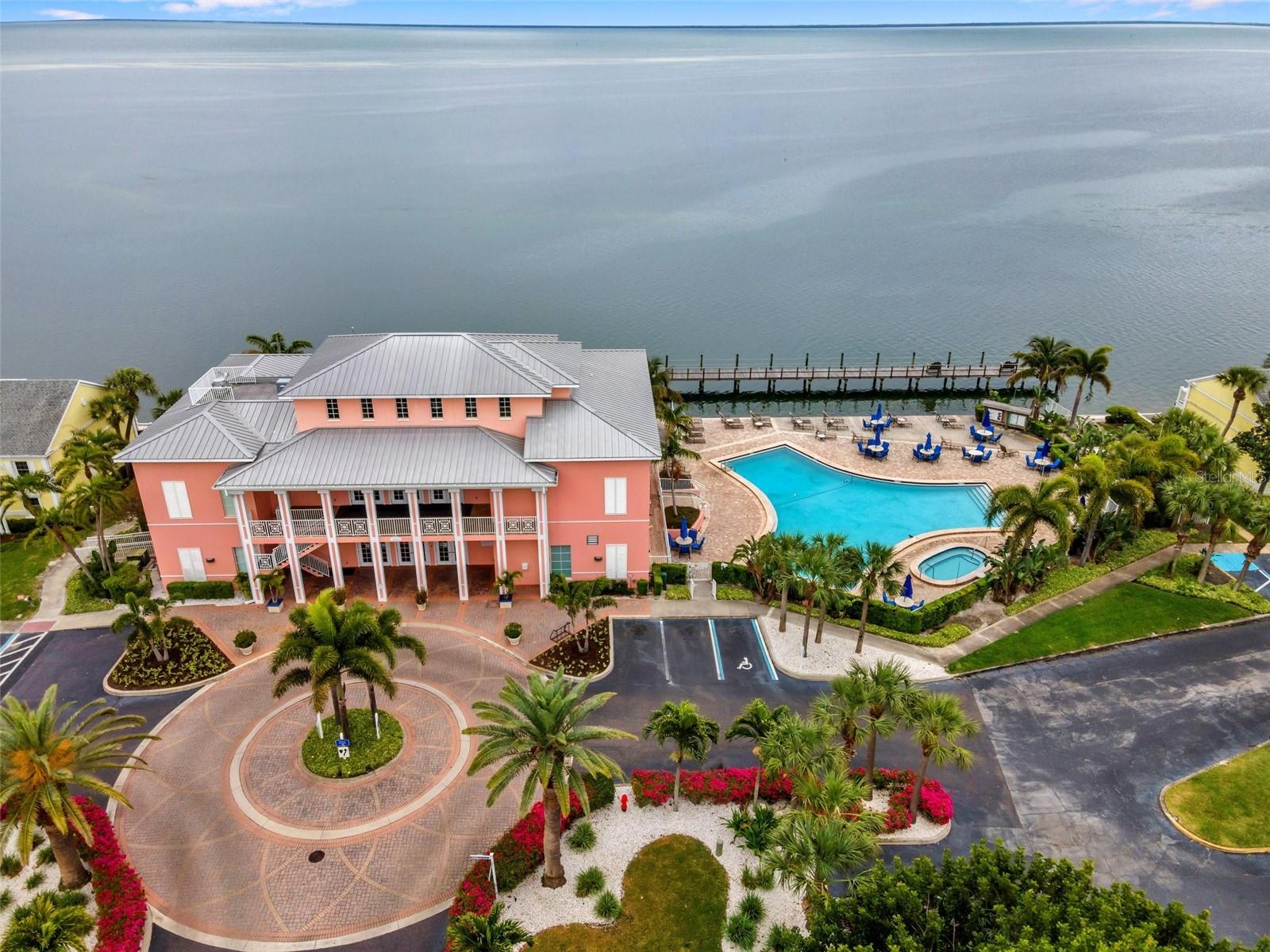 5258 BEACH DR SE, ST PETERSBURG, FL, 33705