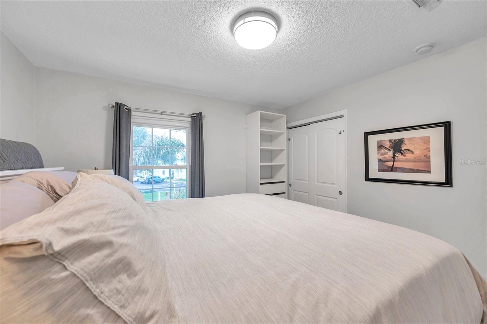 5258 BEACH DR SE, ST PETERSBURG, FL, 33705