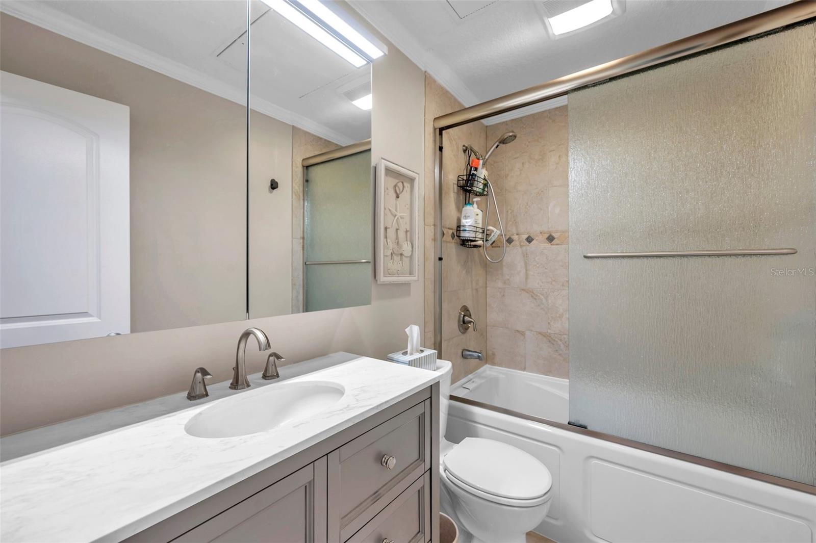 5258 BEACH DR SE, ST PETERSBURG, FL, 33705