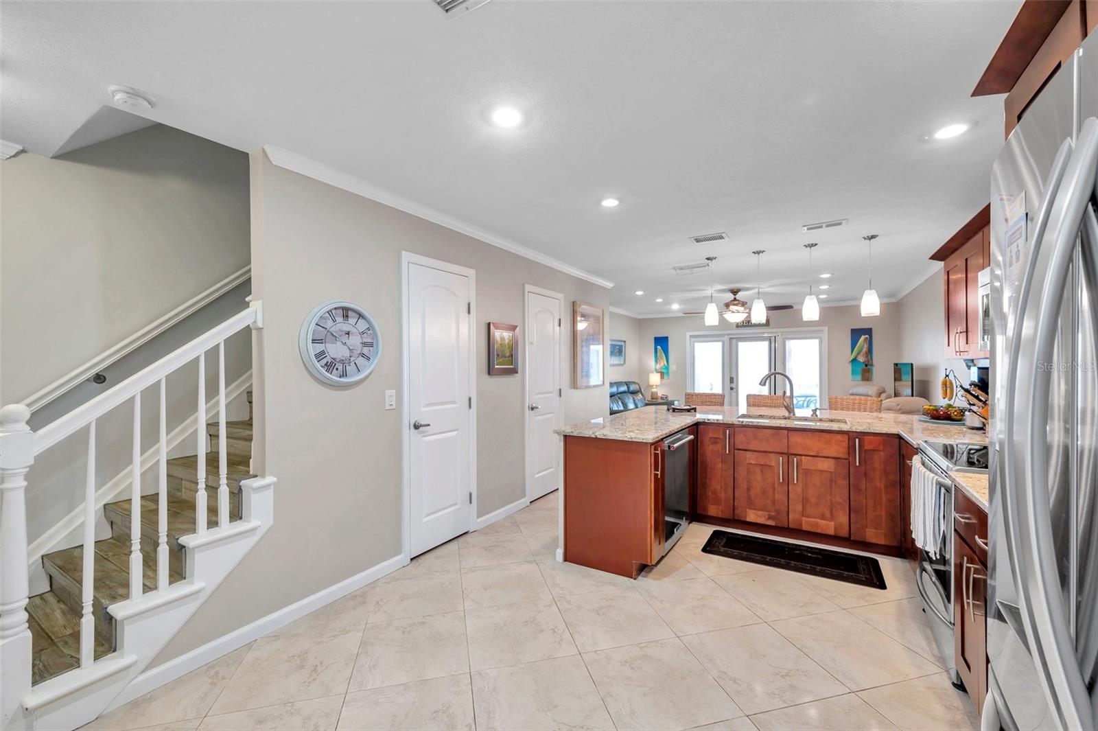 5258 BEACH DR SE, ST PETERSBURG, FL, 33705