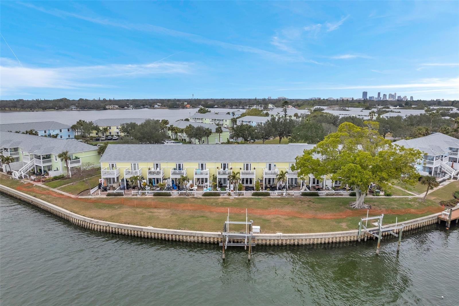 5258 BEACH DR SE, ST PETERSBURG, FL, 33705