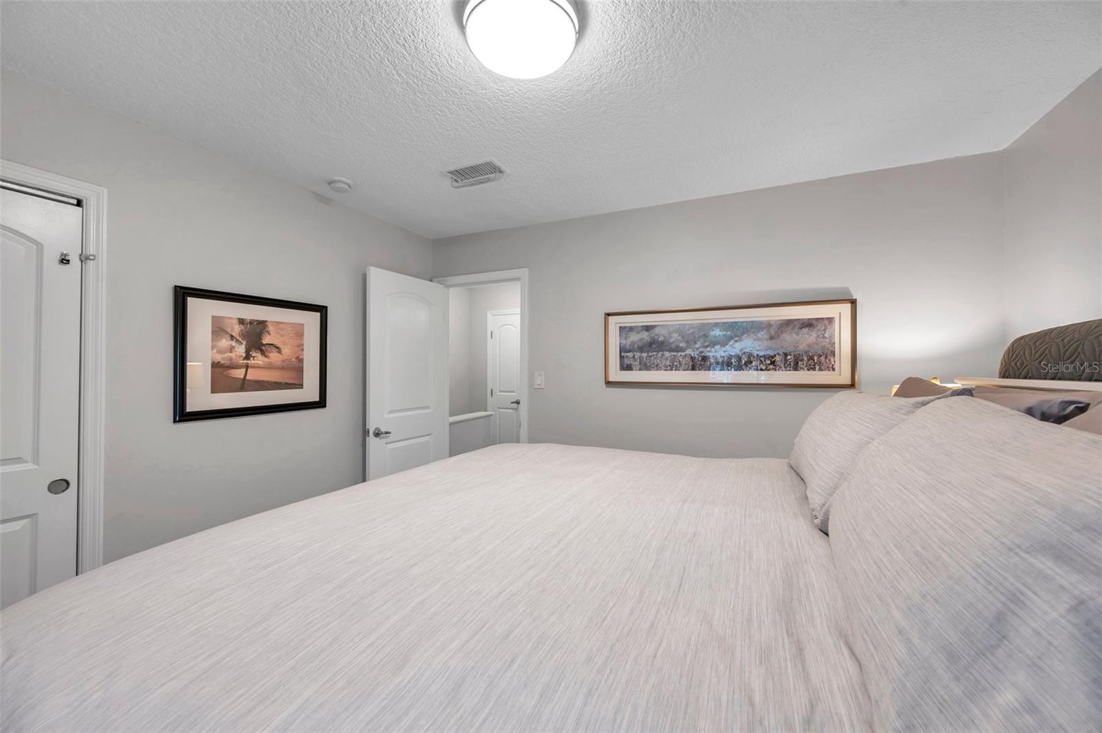 5258 BEACH DR SE, ST PETERSBURG, FL, 33705