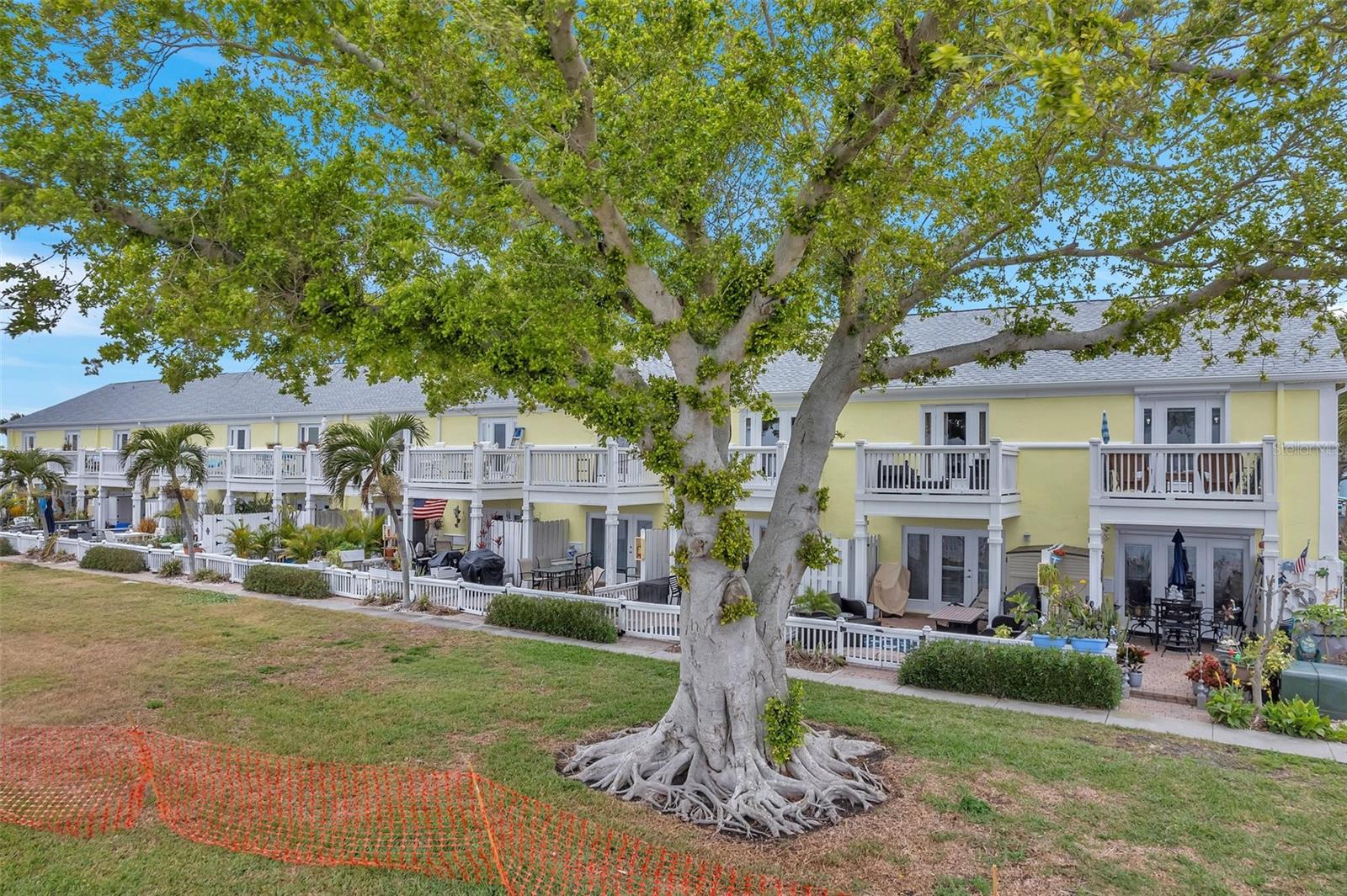5258 BEACH DR SE, ST PETERSBURG, FL, 33705