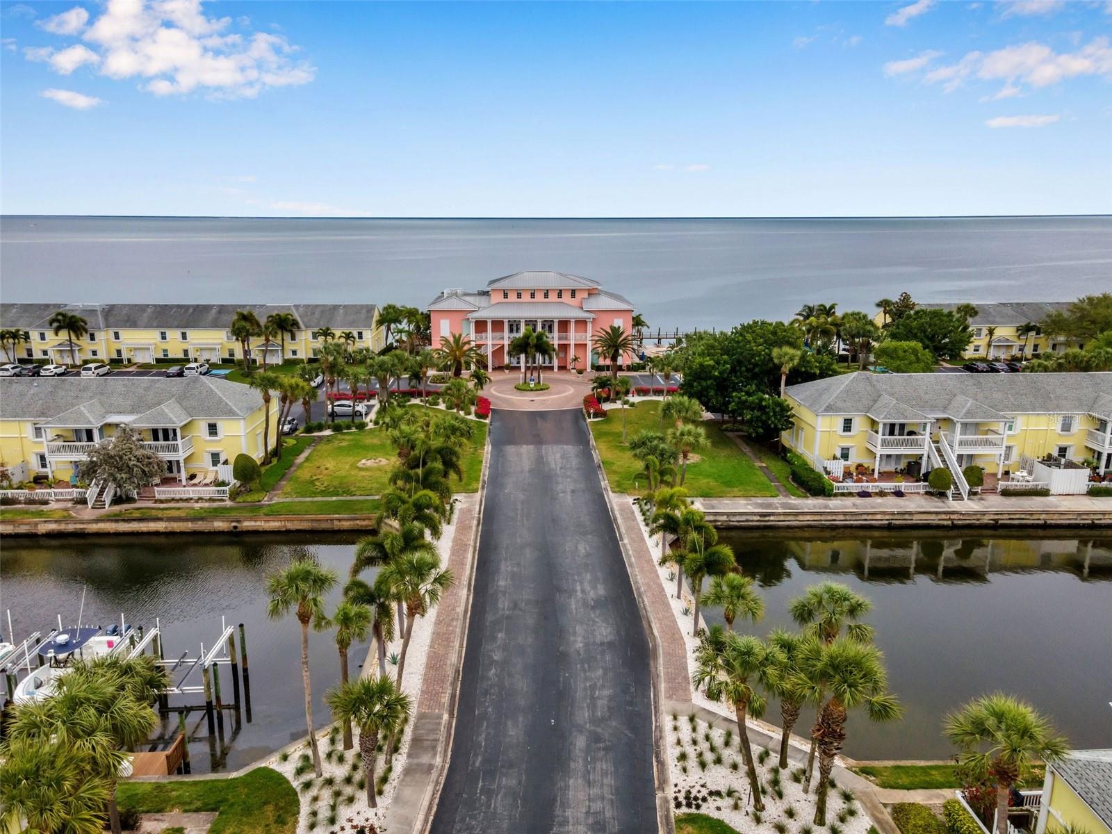 5258 BEACH DR SE, ST PETERSBURG, FL, 33705