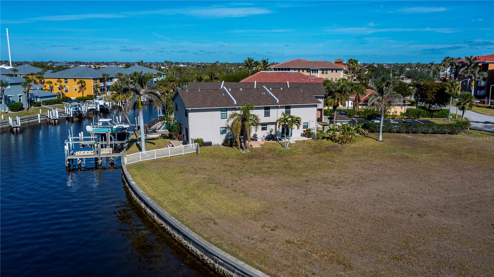 3335 PURPLE MARTIN DR #6, PUNTA GORDA, FL, 33950