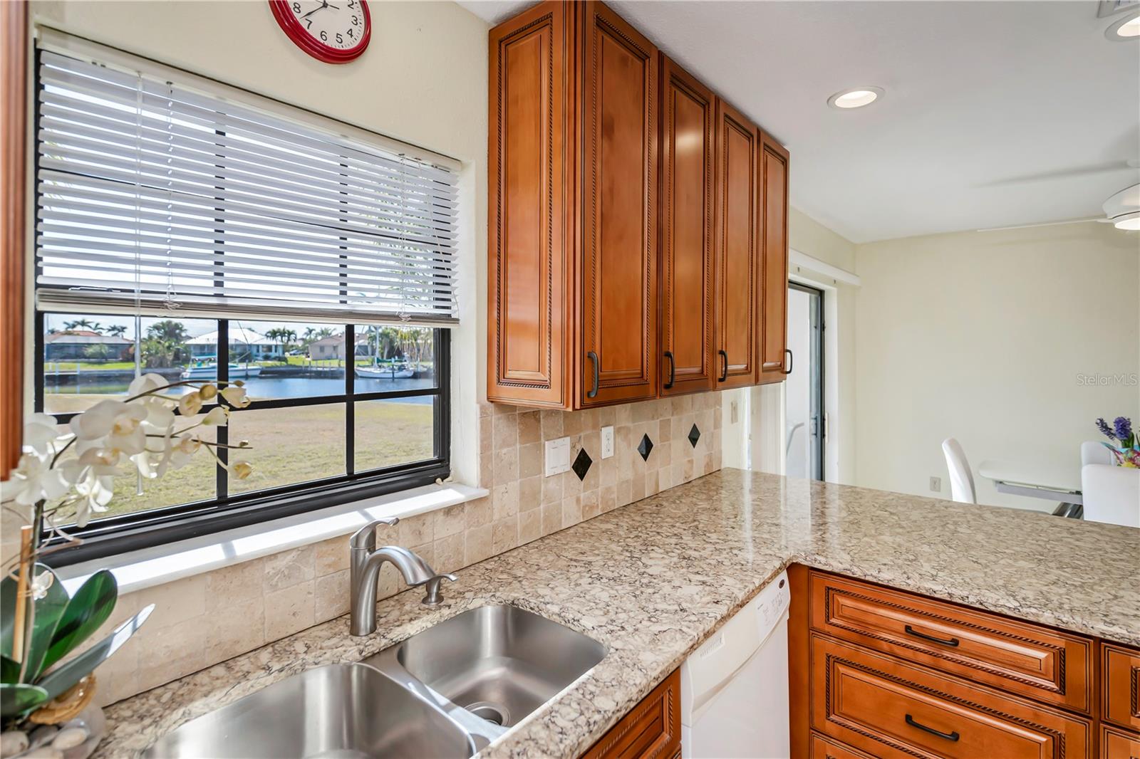 3335 PURPLE MARTIN DR #6, PUNTA GORDA, FL, 33950