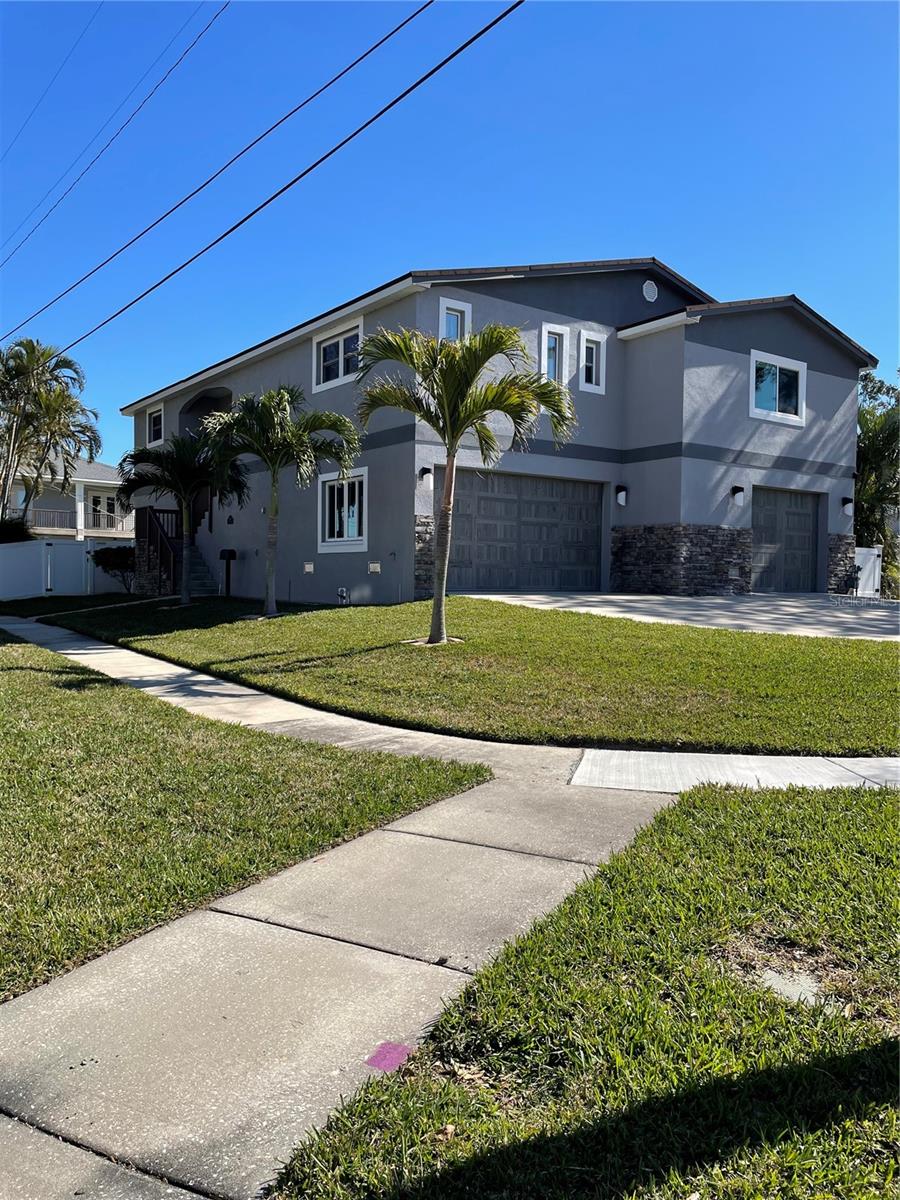 1600 PENNSYLVANIA AVE NE, ST PETERSBURG, FL, 33703