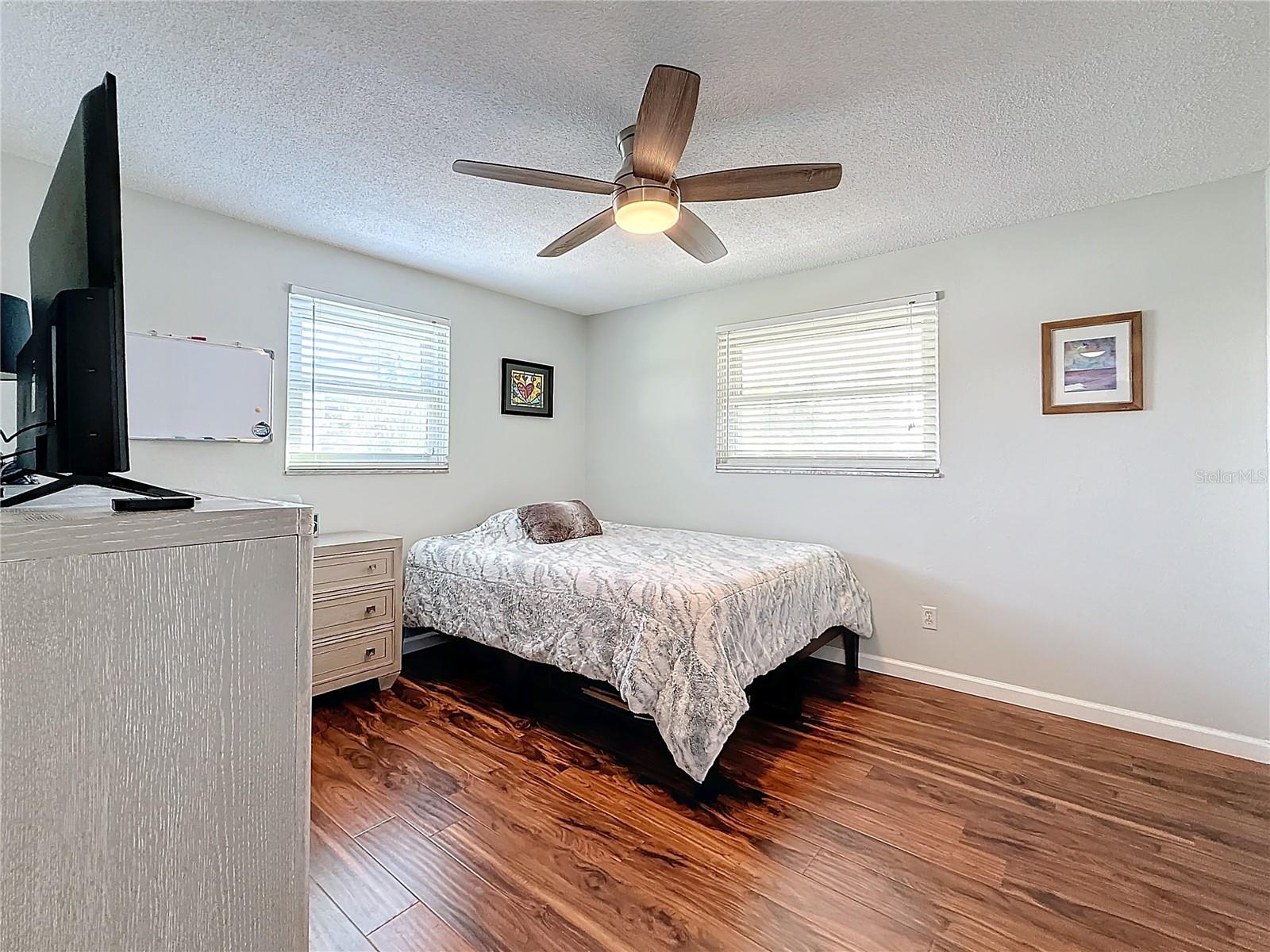 1600 PENNSYLVANIA AVE NE, ST PETERSBURG, FL, 33703