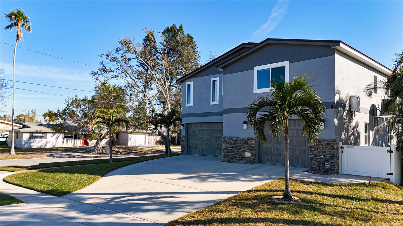 1600 PENNSYLVANIA AVE NE, ST PETERSBURG, FL, 33703