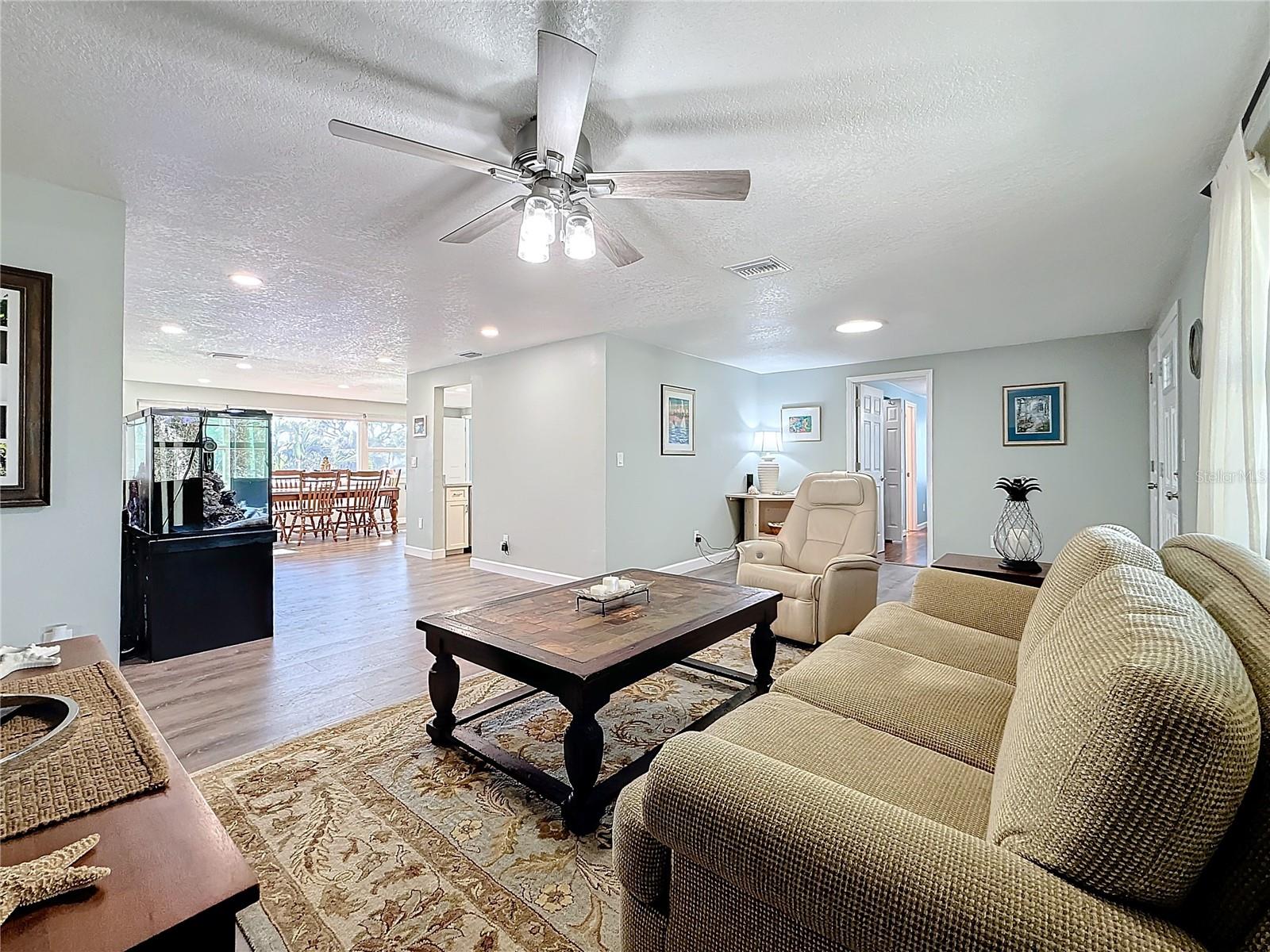 1600 PENNSYLVANIA AVE NE, ST PETERSBURG, FL, 33703