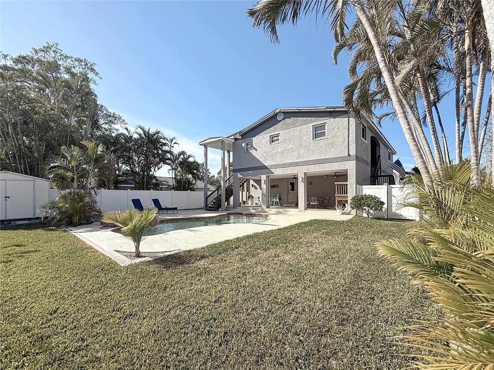 1600 PENNSYLVANIA AVE NE, ST PETERSBURG, FL, 33703