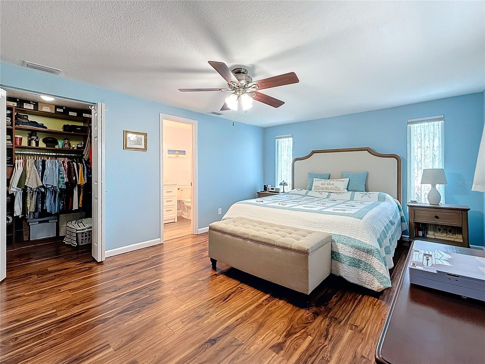 1600 PENNSYLVANIA AVE NE, ST PETERSBURG, FL, 33703