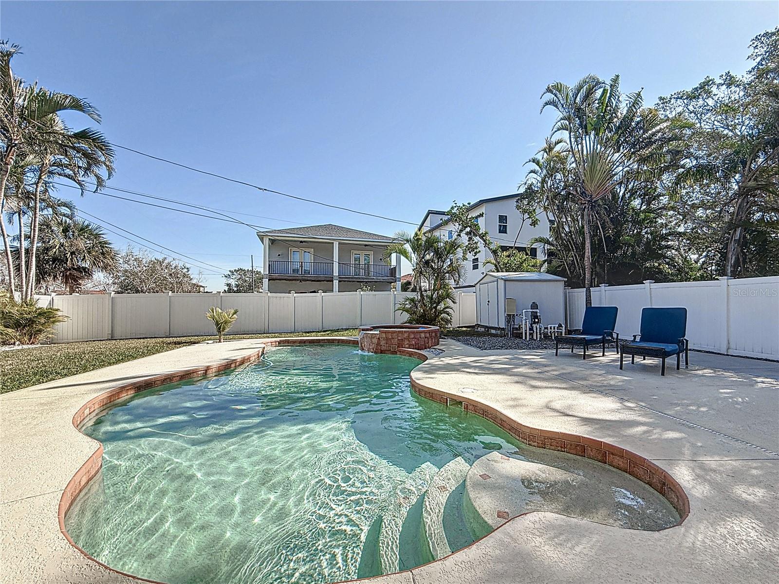 1600 PENNSYLVANIA AVE NE, ST PETERSBURG, FL, 33703