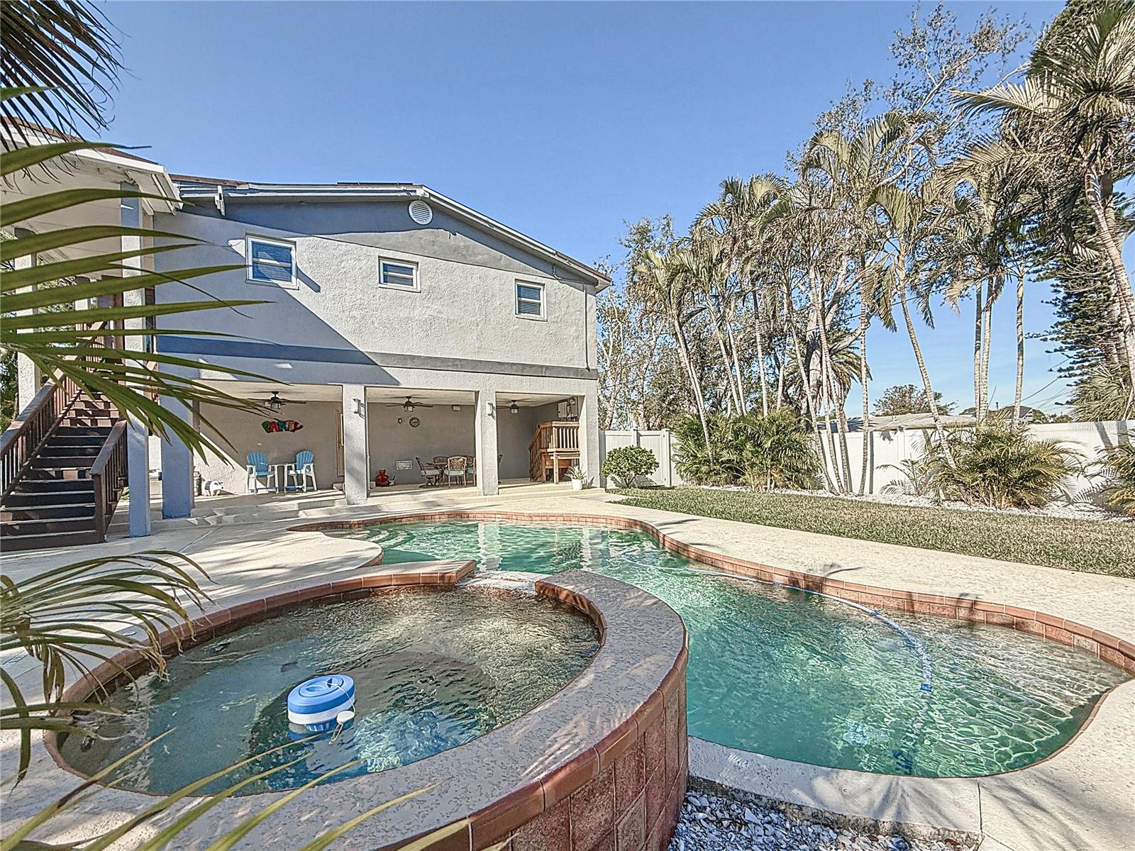 1600 PENNSYLVANIA AVE NE, ST PETERSBURG, FL, 33703