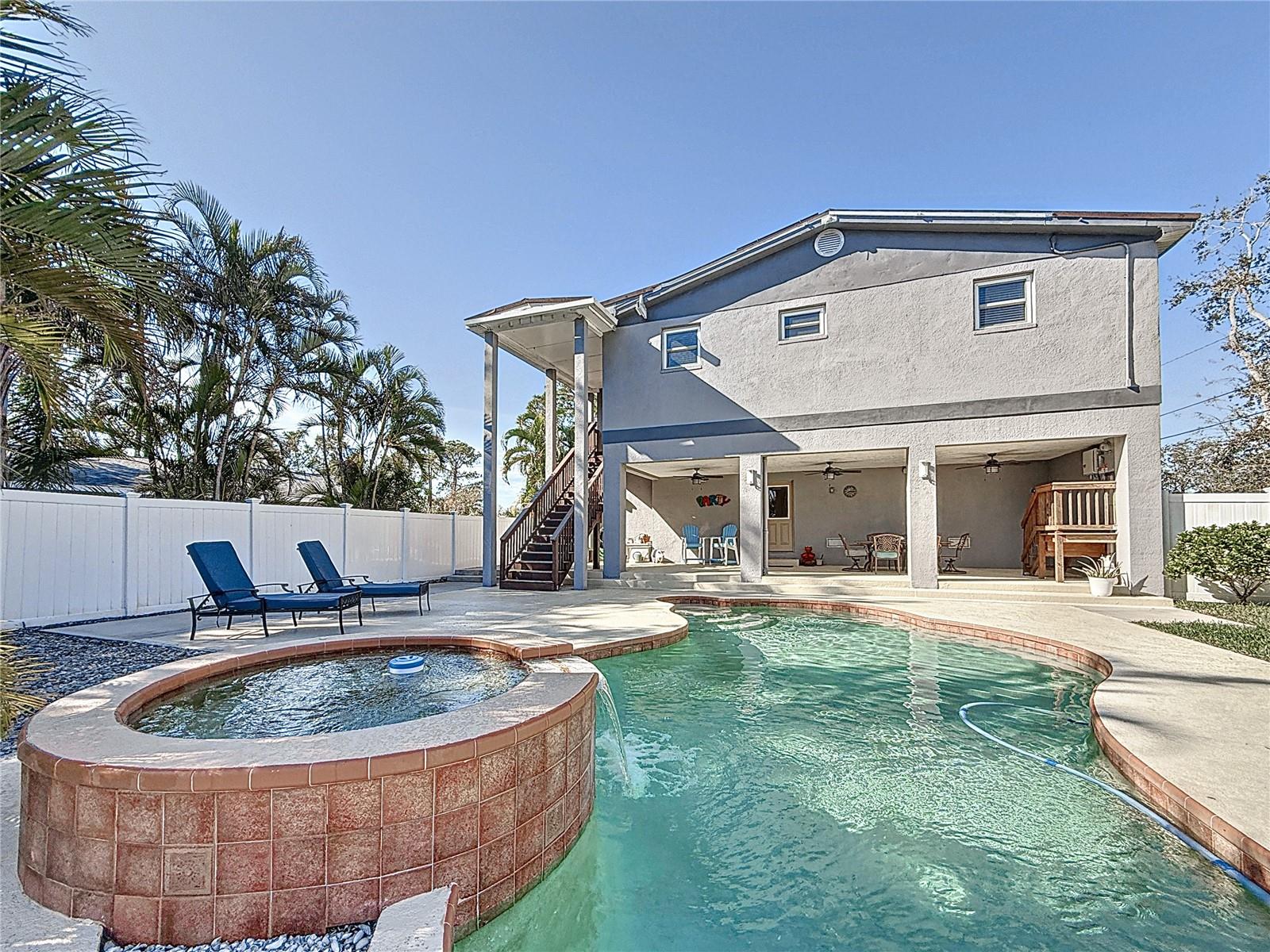 1600 PENNSYLVANIA AVE NE, ST PETERSBURG, FL, 33703