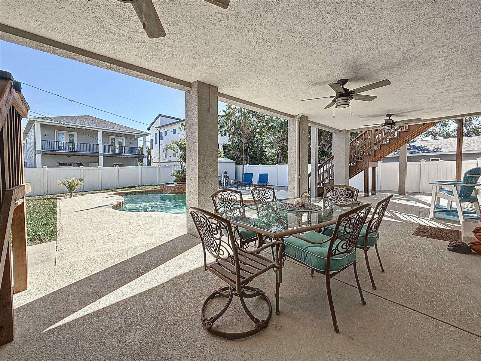 1600 PENNSYLVANIA AVE NE, ST PETERSBURG, FL, 33703