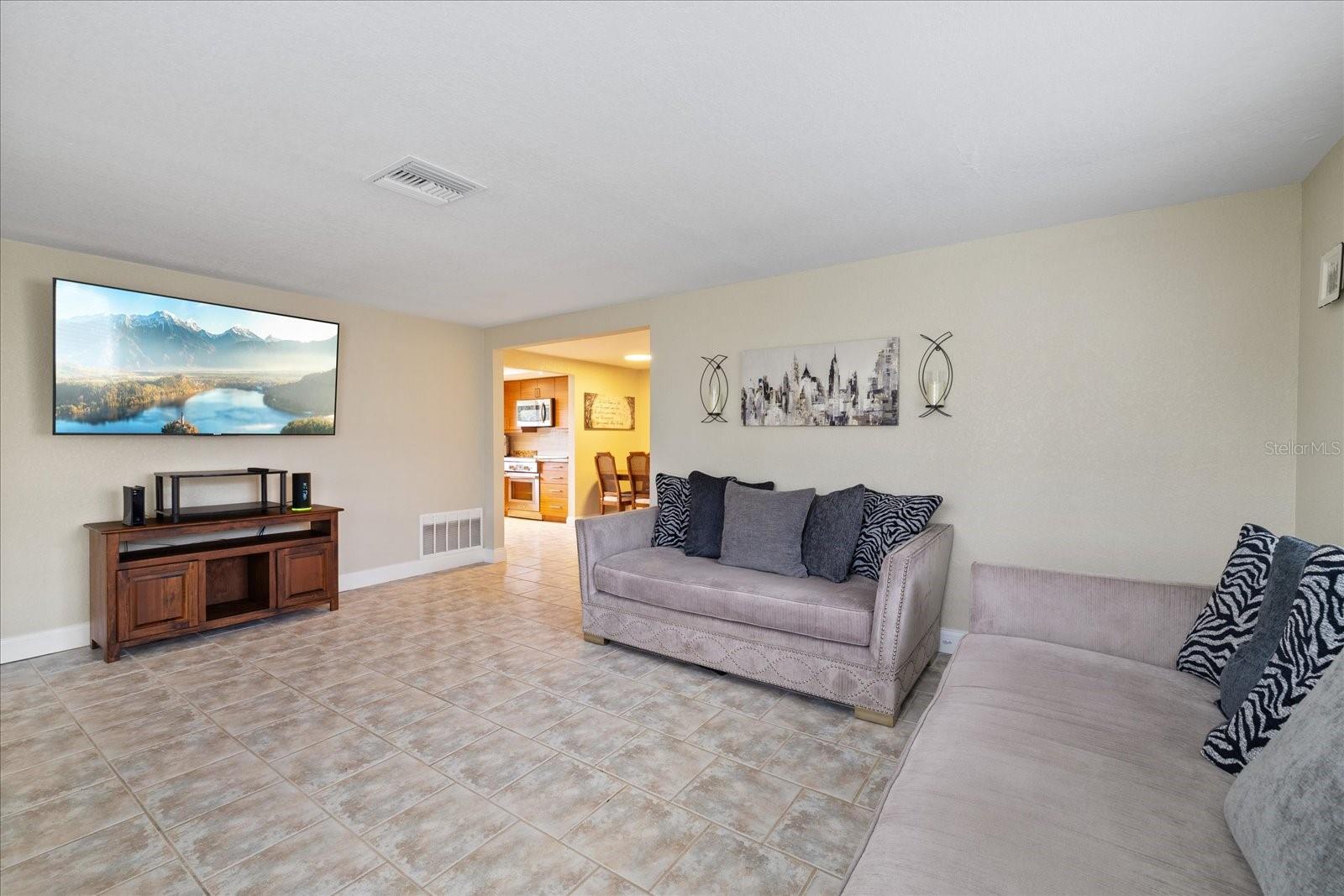 6400 18TH AVE N, ST PETERSBURG, FL, 33710