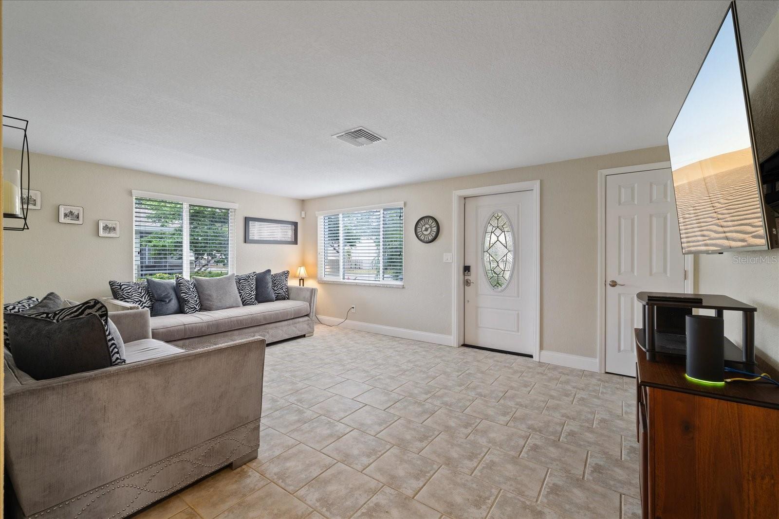 6400 18TH AVE N, ST PETERSBURG, FL, 33710