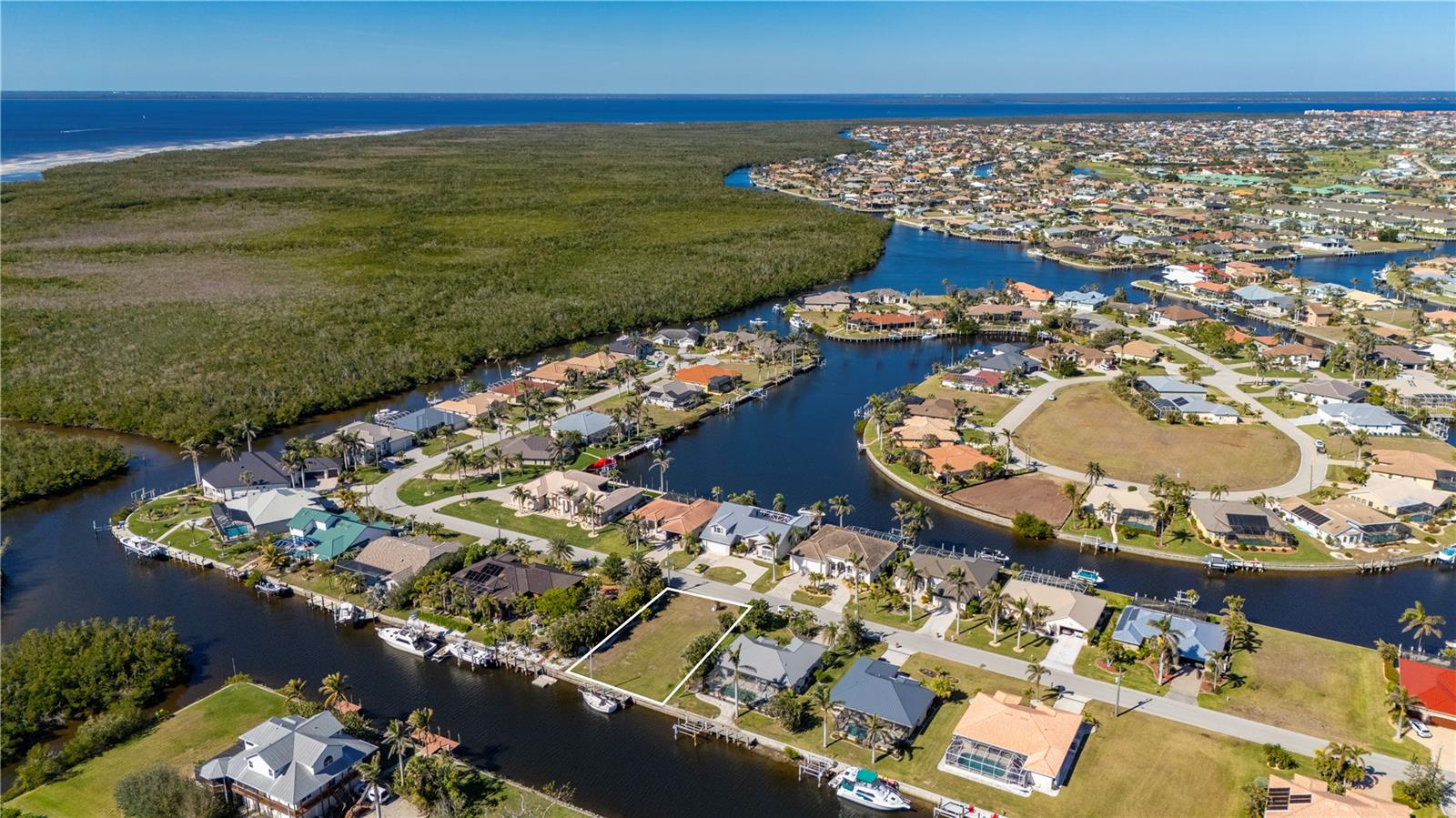 5550 ALMAR DR, PUNTA GORDA, FL, 33950