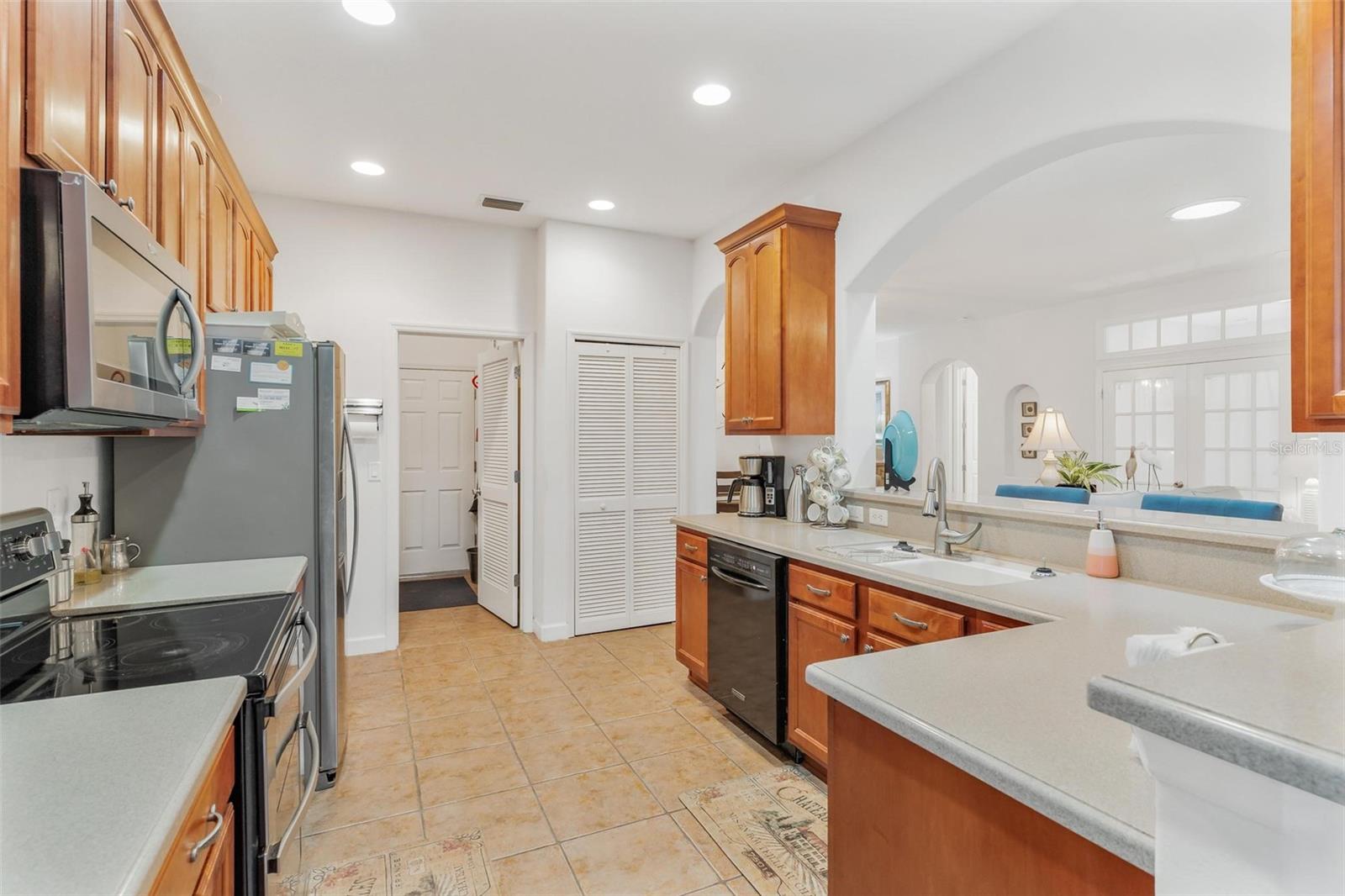 6342 SANDERS GROVE CIR, OKAHUMPKA, FL, 34762