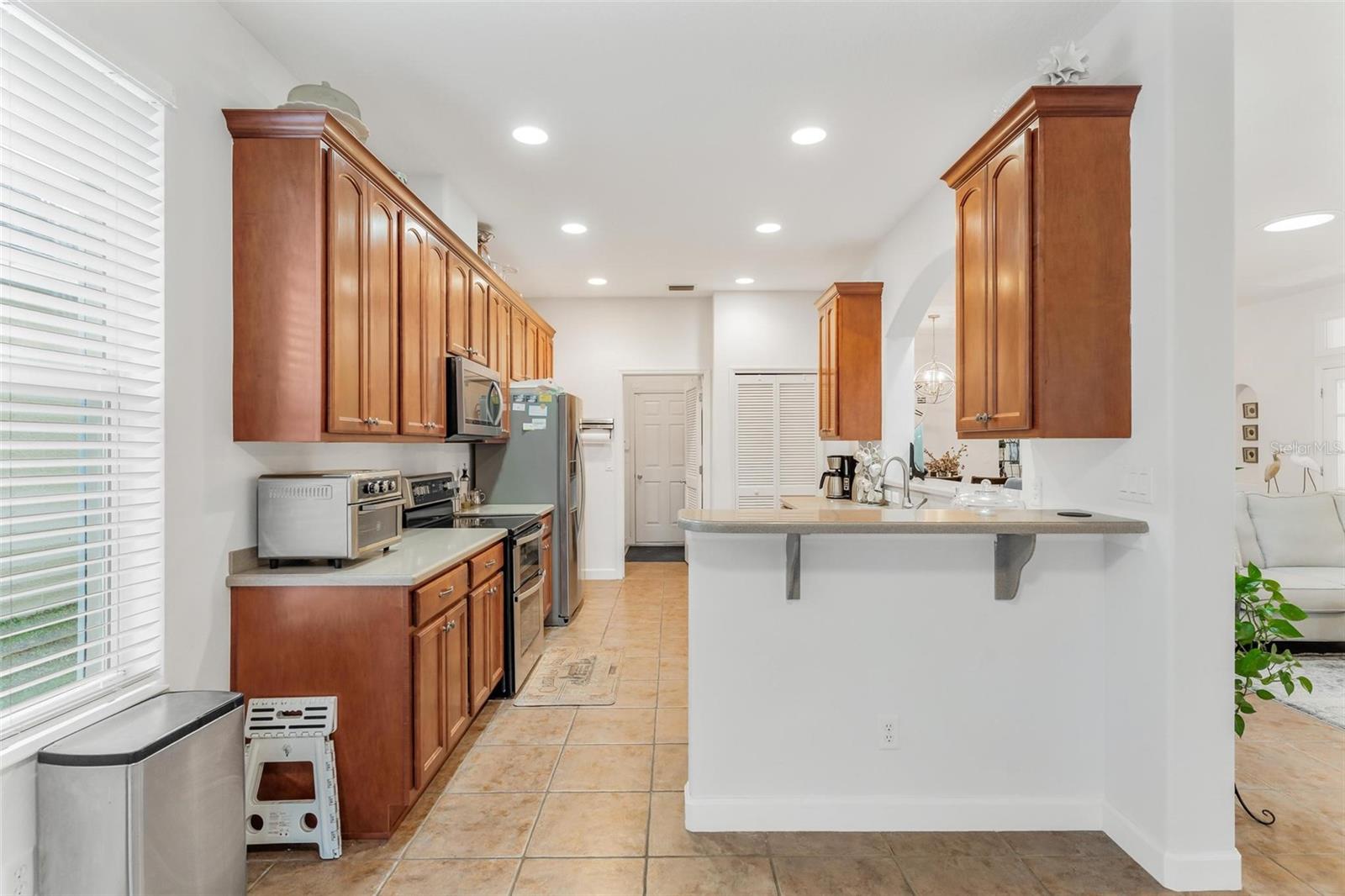 6342 SANDERS GROVE CIR, OKAHUMPKA, FL, 34762