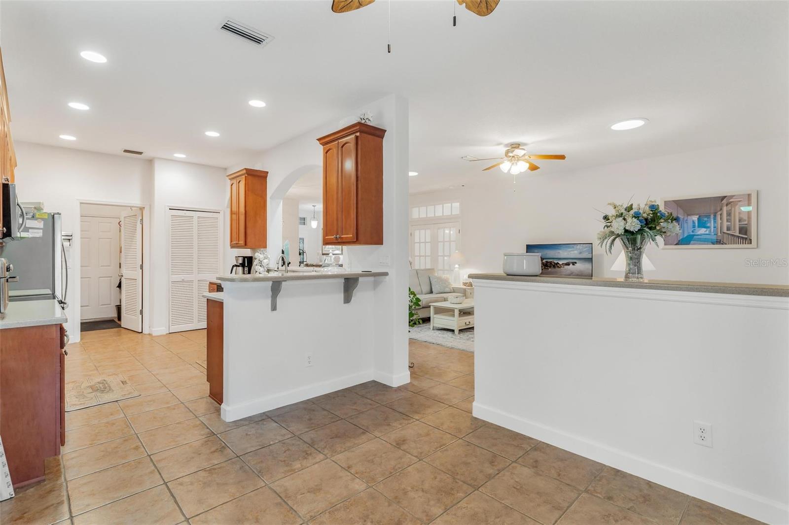 6342 SANDERS GROVE CIR, OKAHUMPKA, FL, 34762