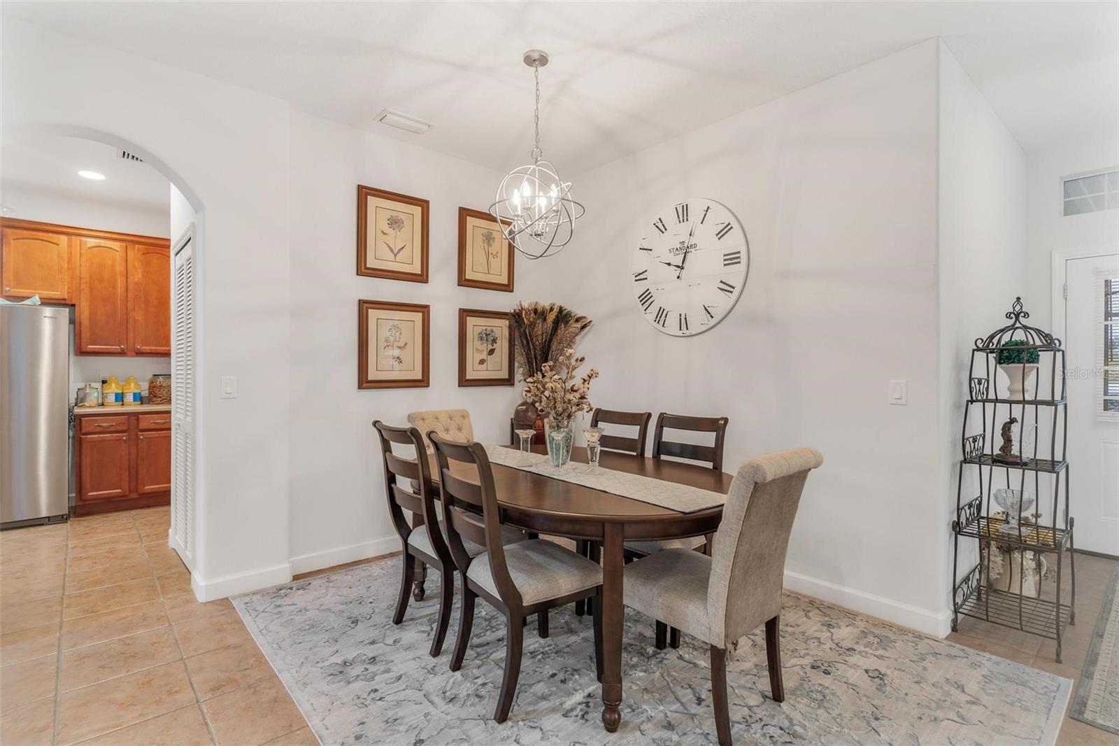 6342 SANDERS GROVE CIR, OKAHUMPKA, FL, 34762